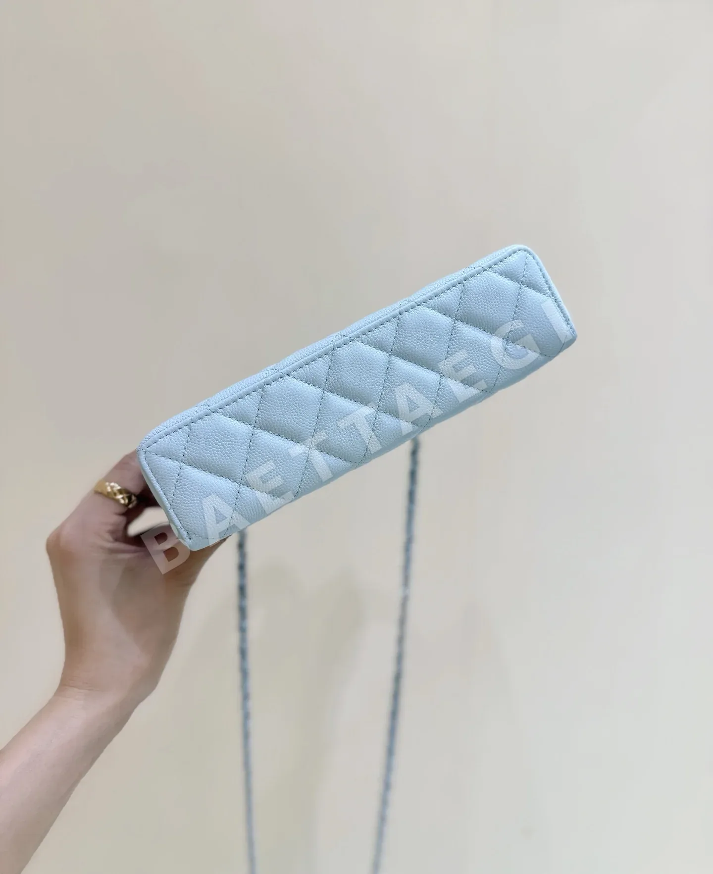 샤넬 25B 메테오 하드웨어 페블드 카프스킨 런치백 AP4854 상세 이미지 5
