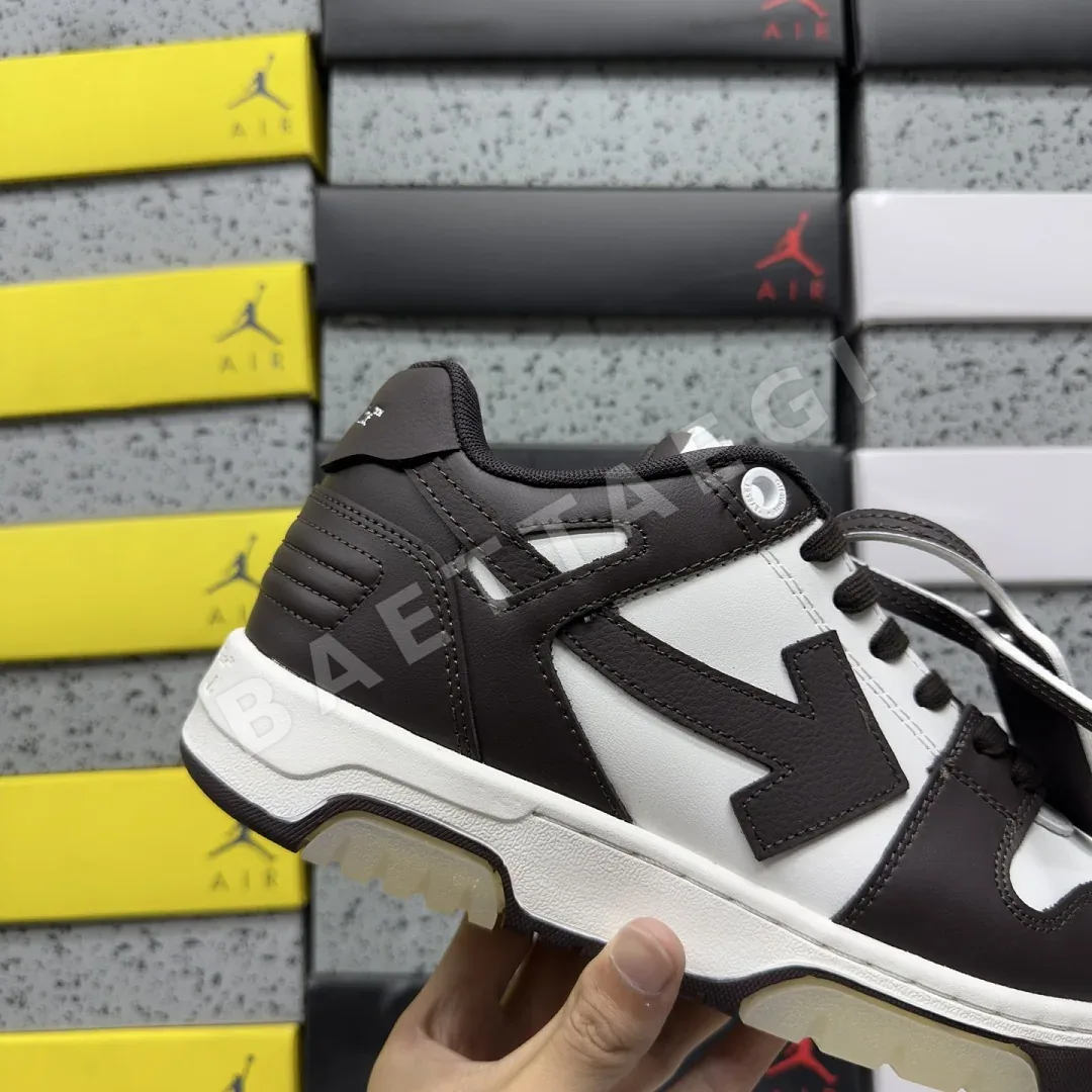 오프화이트 아웃 오브 오피스 OOO 로우 탑스 202497 Off White Out Of Office OOO Low Tops Chocolate 상세 이미지 9