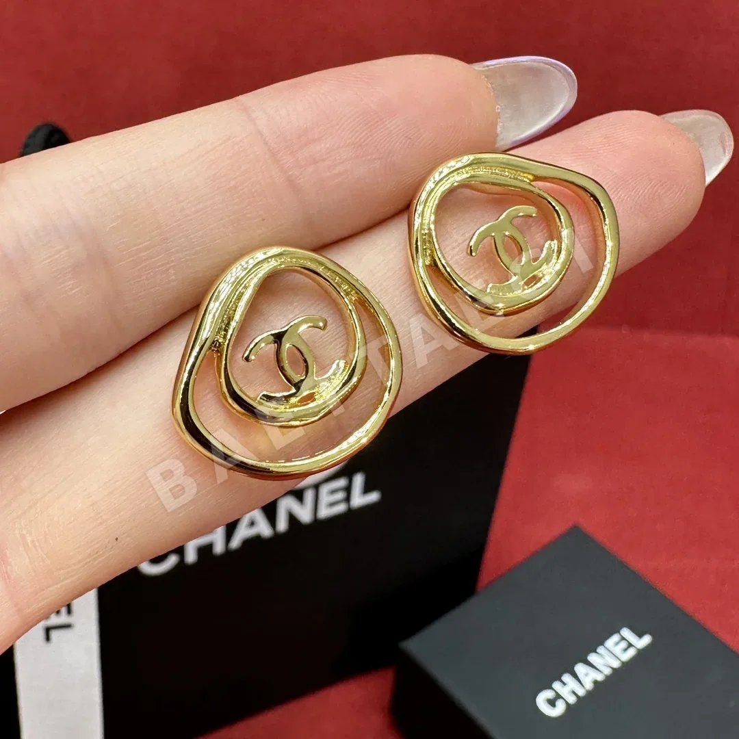 샤넬 24K 중공 더블 C 스터드 귀걸이 상세 이미지 3