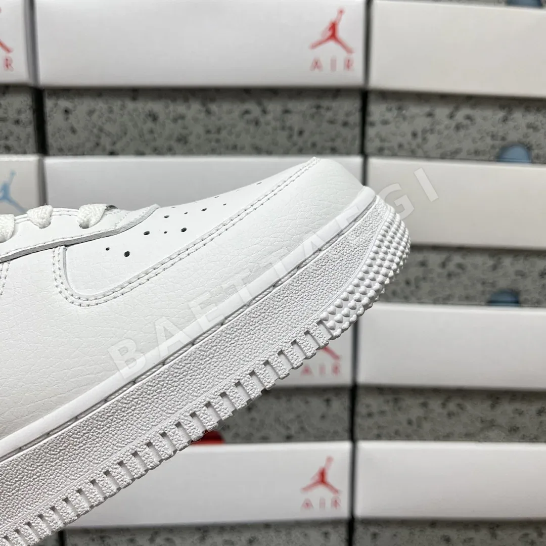 나이키 [G5] 에어 포스 1 로우 화이트 CZ8065-100 201199 Nike Air Force 1 Low Drake NOCTA 상세 이미지 4