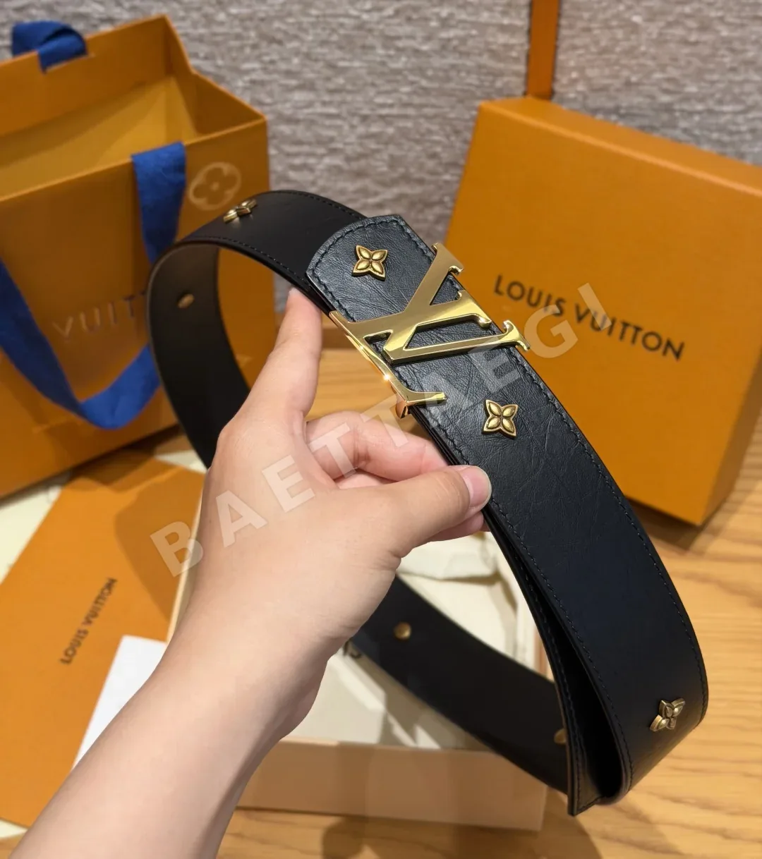 루이비통 LV 이니셜 40mm 트리욘 가죽 벨트 상세 이미지 8