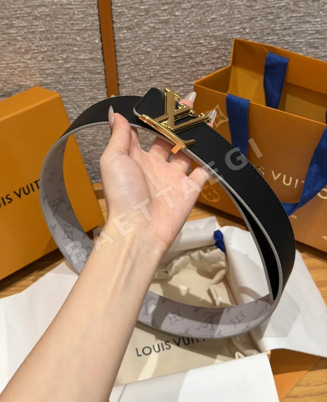 루이비통 이니셜 메탈 버클 리버시블 벨트 상세 이미지 4