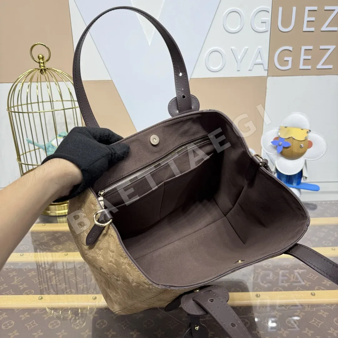 루이비통 모노그램 엠보싱 스웨이드 올인원 핸드백 M29836 상세 이미지 9