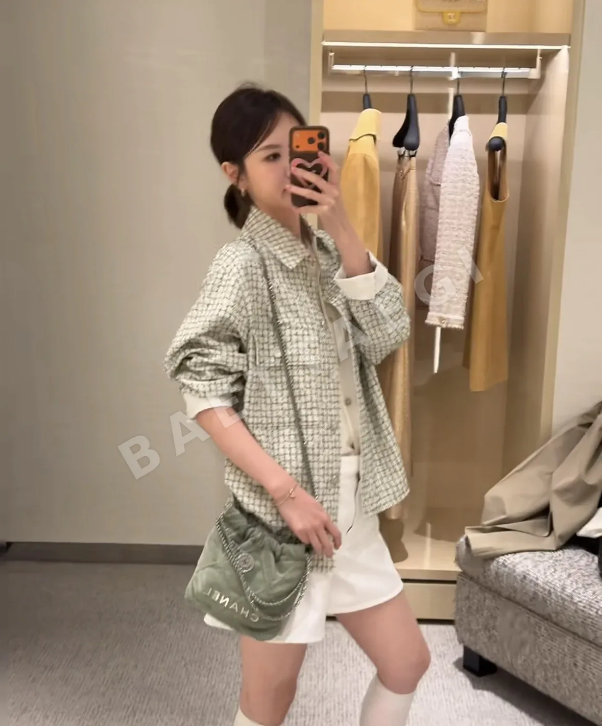 샤넬 오프 화이트 체크 트위드 셔츠 재킷 상세 이미지 3