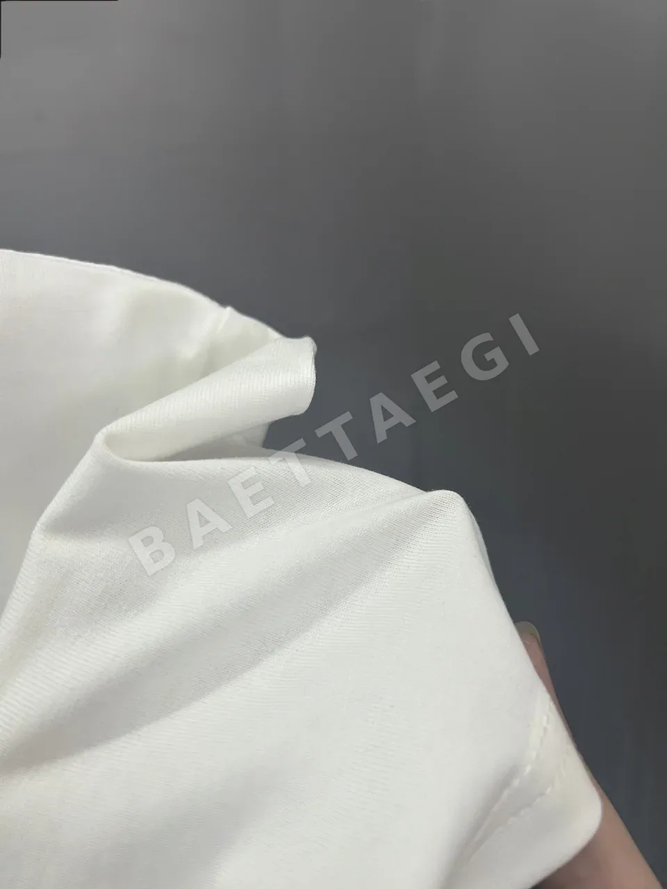 발렌티노 클래식 프린트 크루넥 반팔 티셔츠 상세 이미지 6