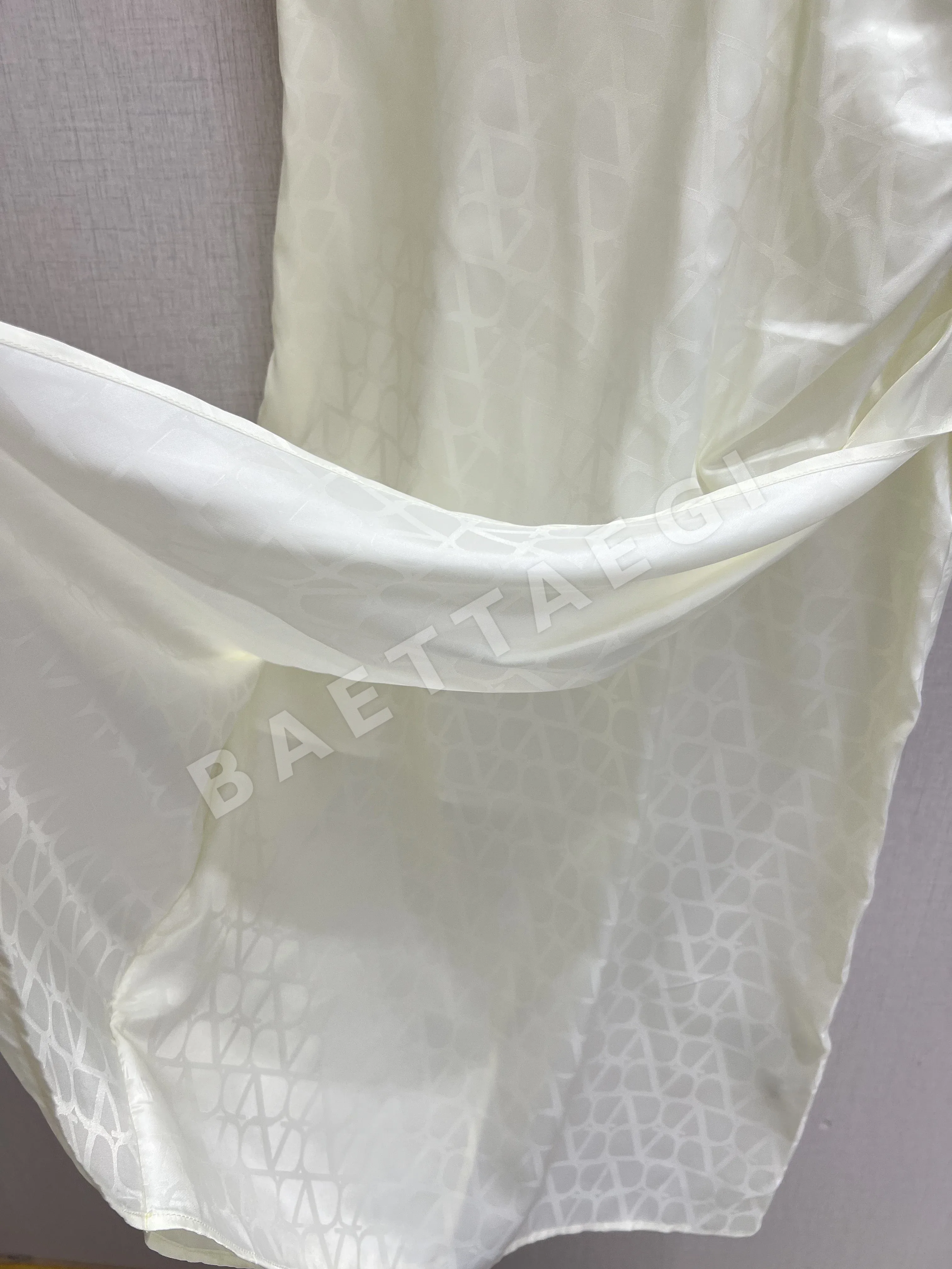 발렌티노 실크 소재 패턴 카라 여성 원피스 상세 이미지 14