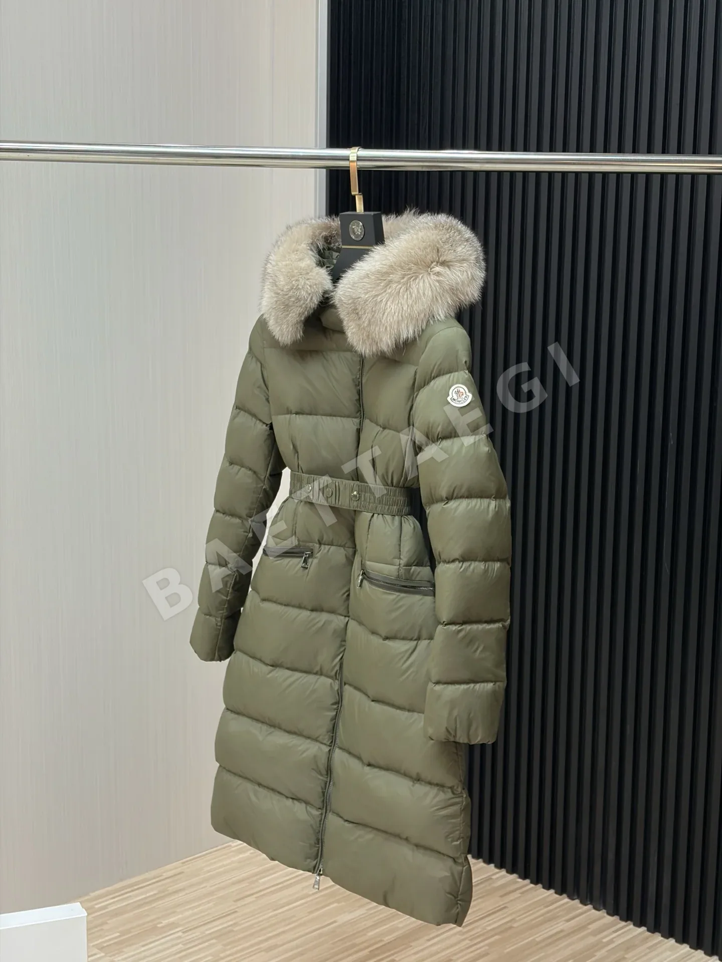 몽클레르 보에딕 여성 구스 다운 패딩 상세 이미지 3
