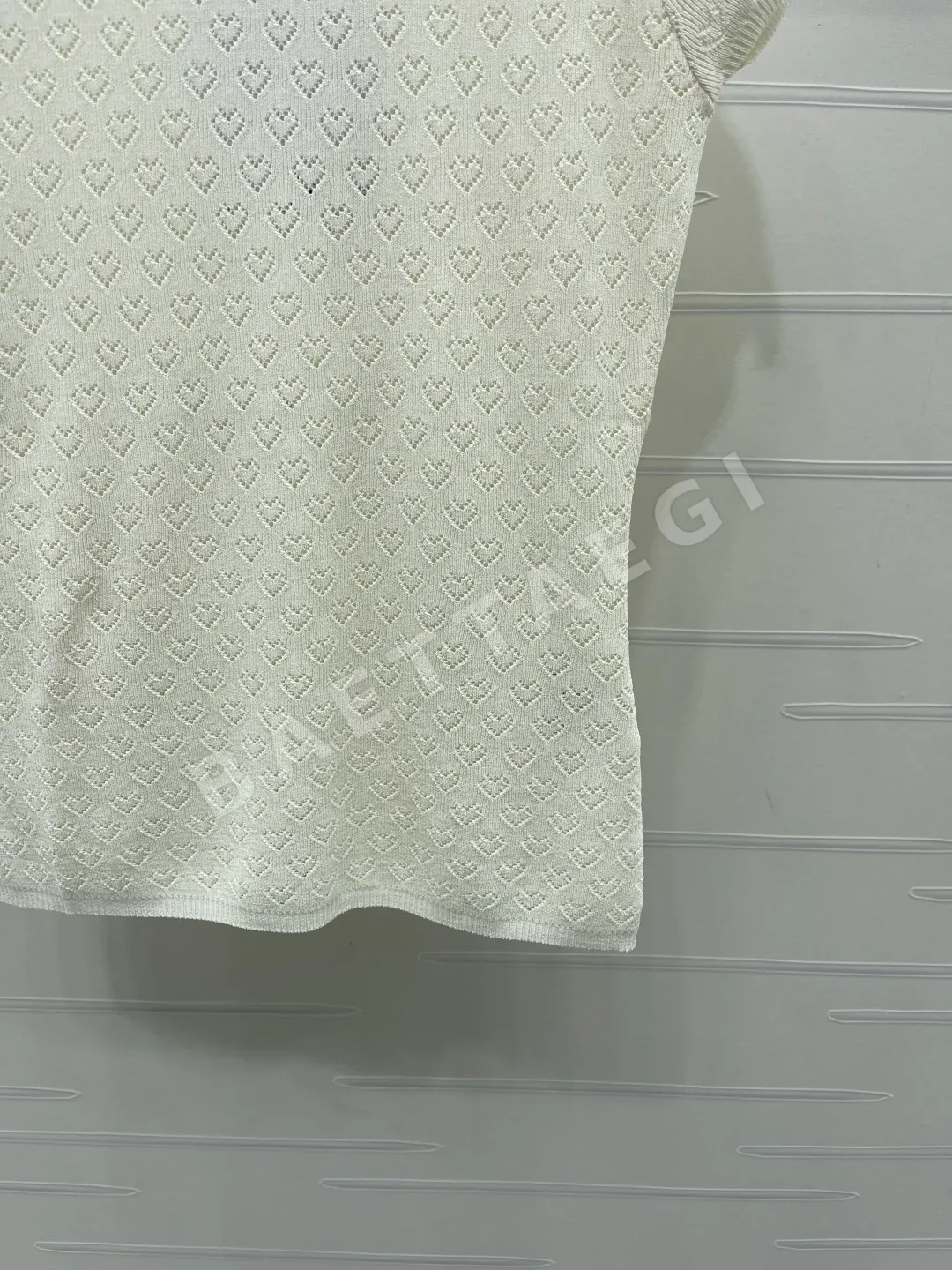 샤넬 더블 C 자수 하트 메시 반팔 티셔츠 상세 이미지 6