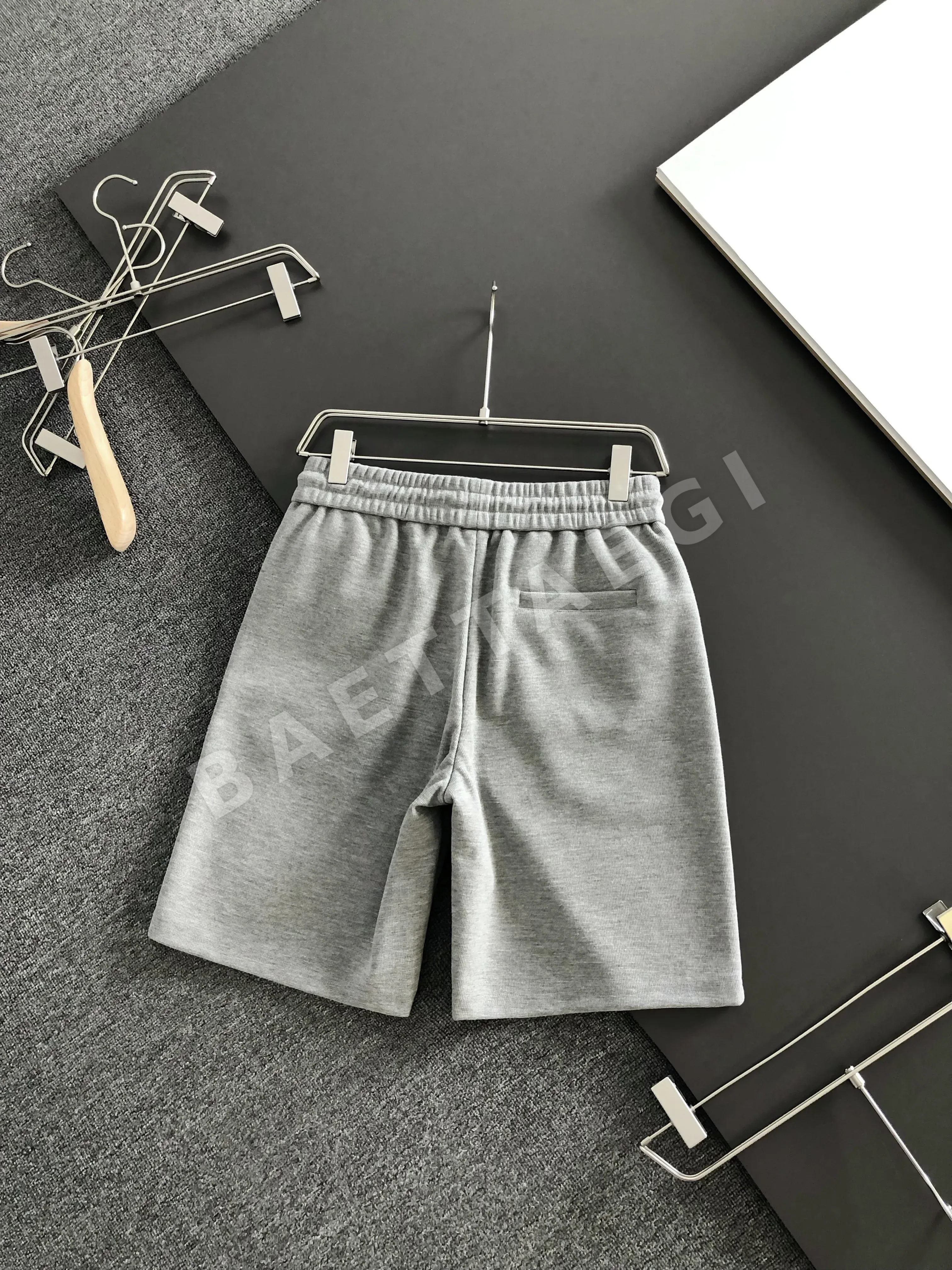로에베 스트레이트 레그 자수 남성 반바지 상세 이미지 12