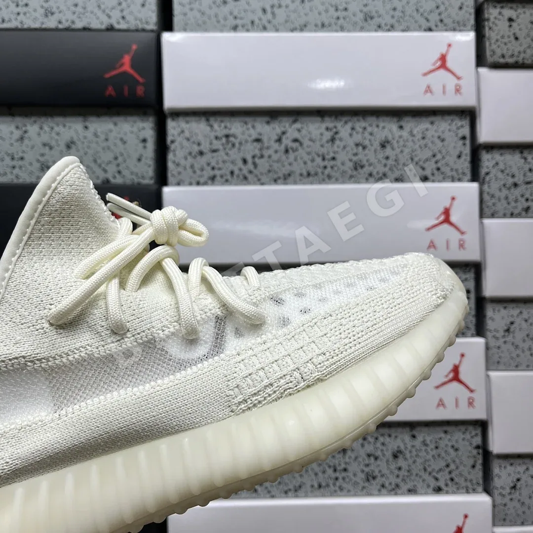 아디다스 [XQ] 이지 부스트 350 V2 HQ6316 200803 Adidas Yeezy Boost 350 V2 Bone 상세 이미지 2