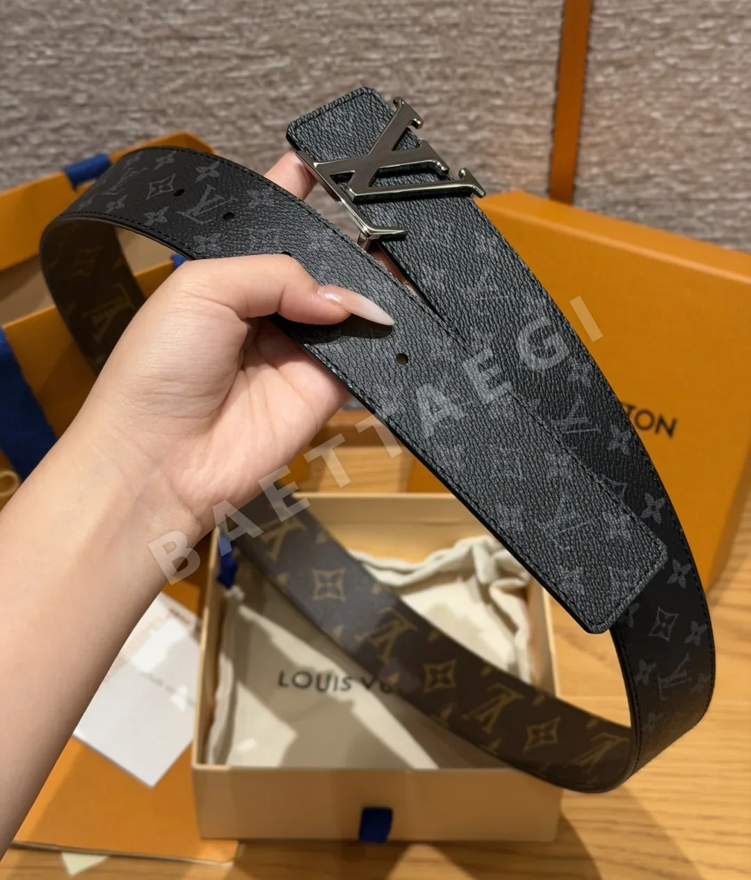 루이비통 이니셜 40mm 리버시블 벨트 상세 이미지 6