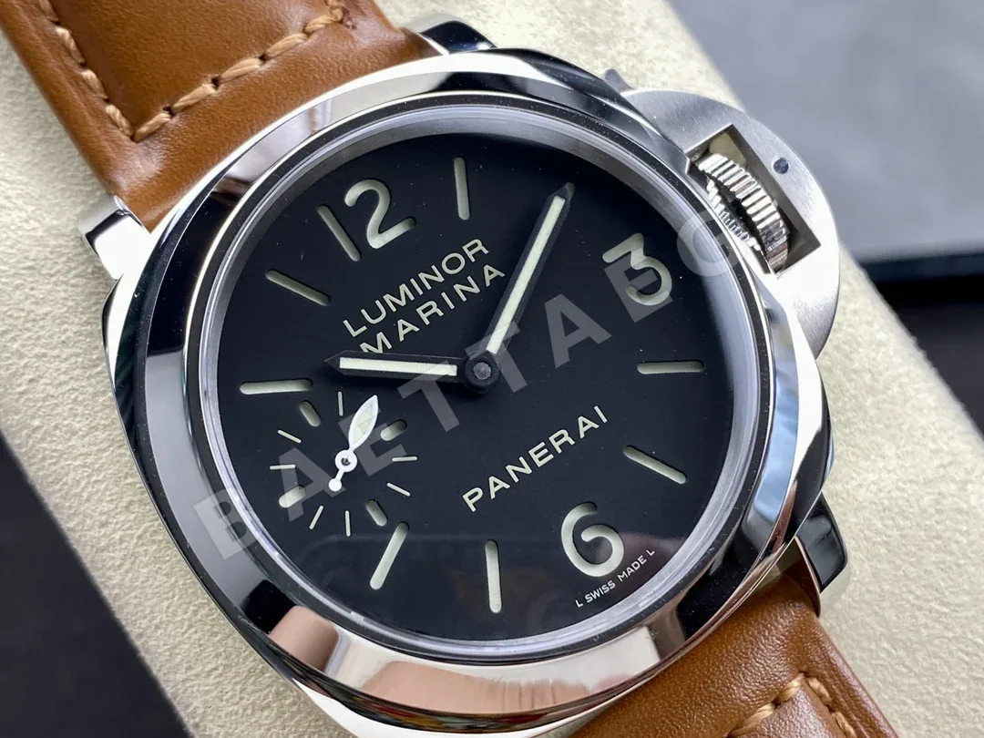 파네라이 PAM111 블랙 다이얼 수동 시계 상세 이미지 2