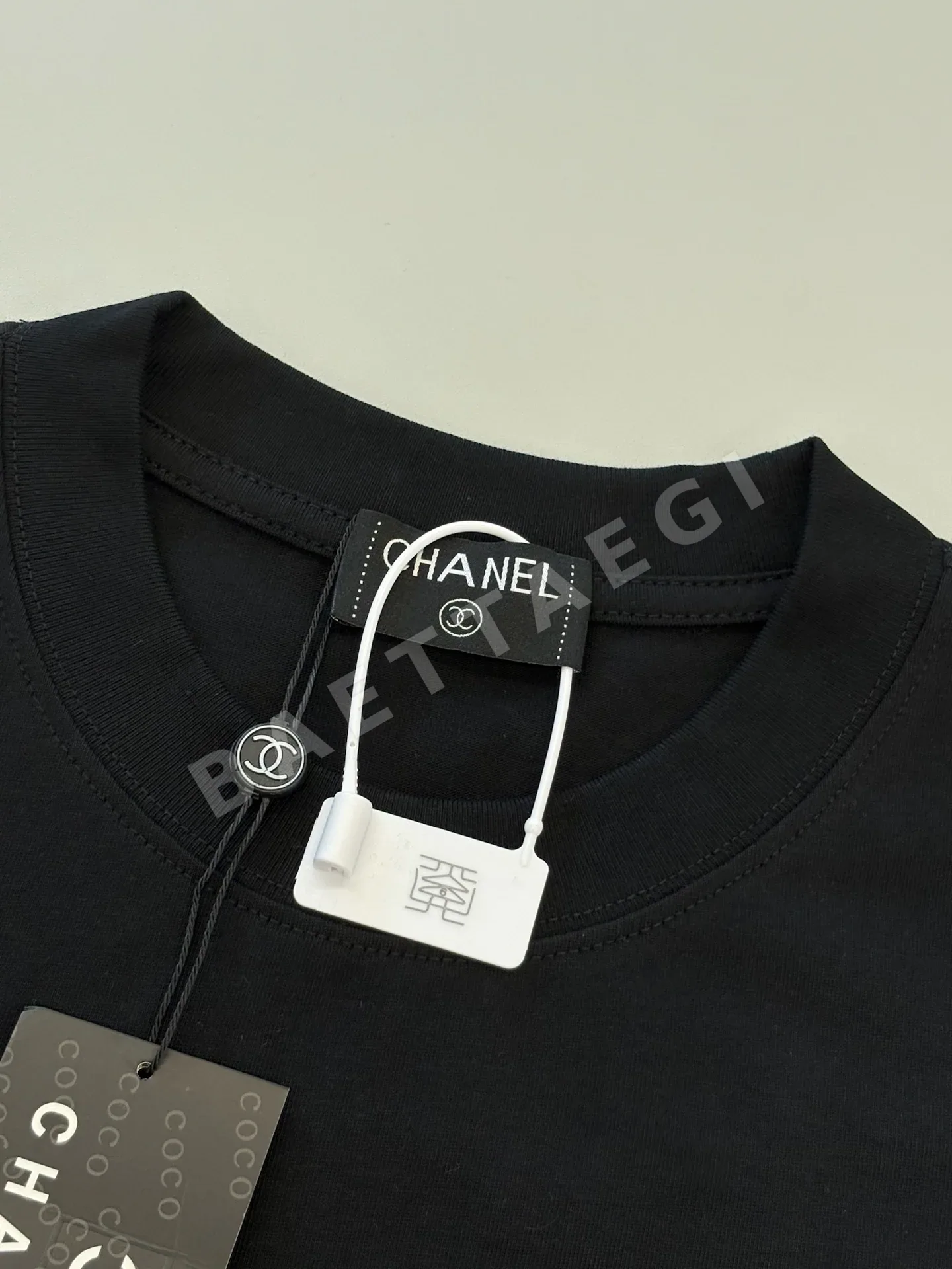 샤넬 자수 로고 여성 반팔 티셔츠 상세 이미지 3