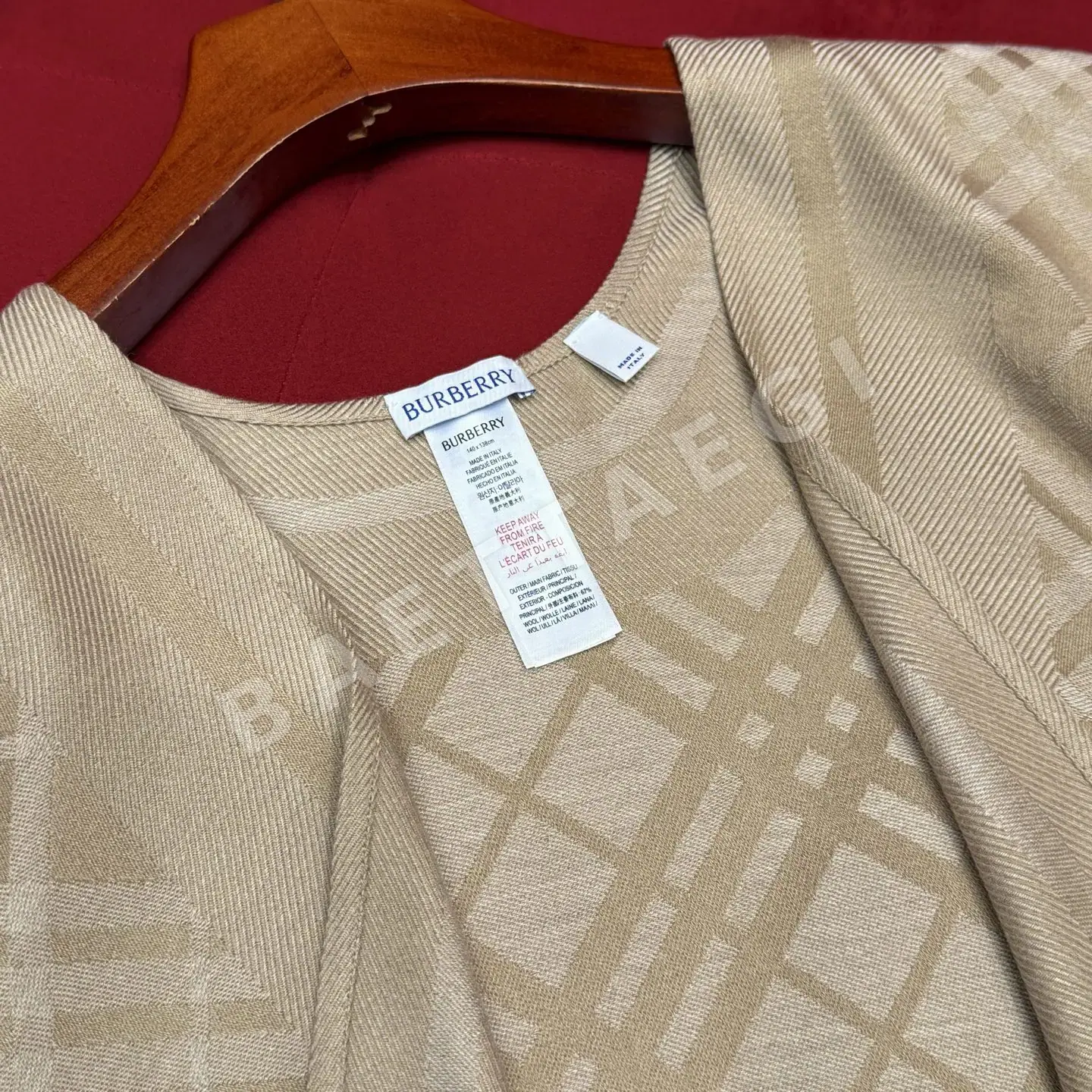 버버리 체크 울 캐시미어 케이프 숄 여성 의류 상세 이미지 7