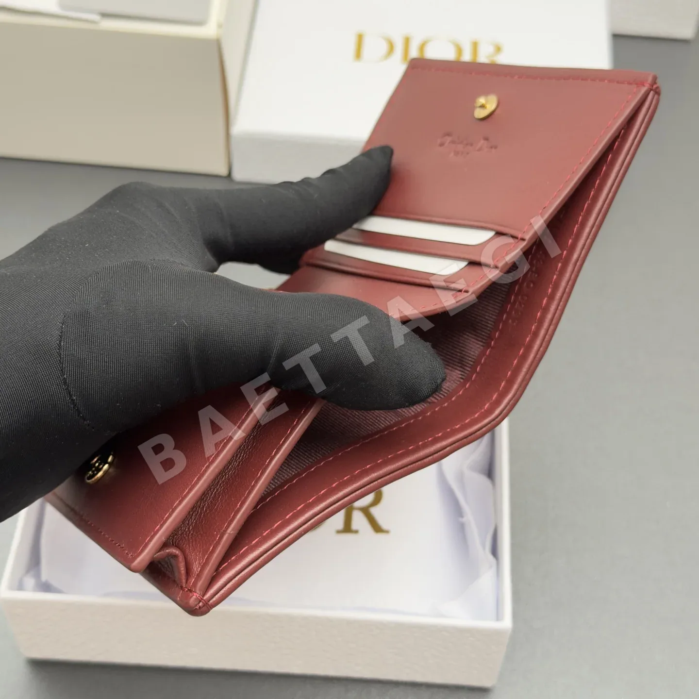 디올 레이디 가드니아 카프스킨 지갑 상세 이미지 7
