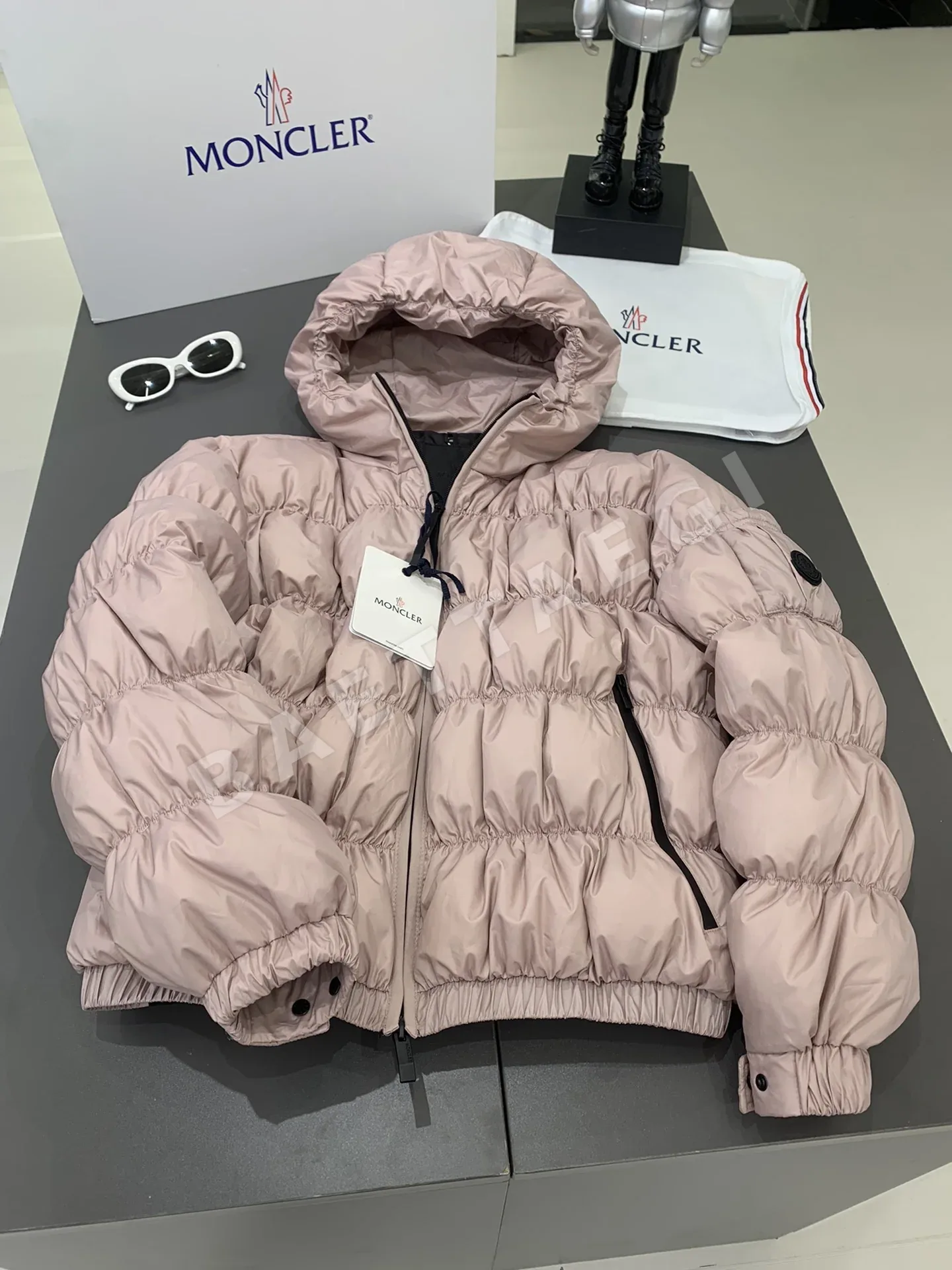 몽클레르 메돈트 쇼트 다운 자켓 168056
