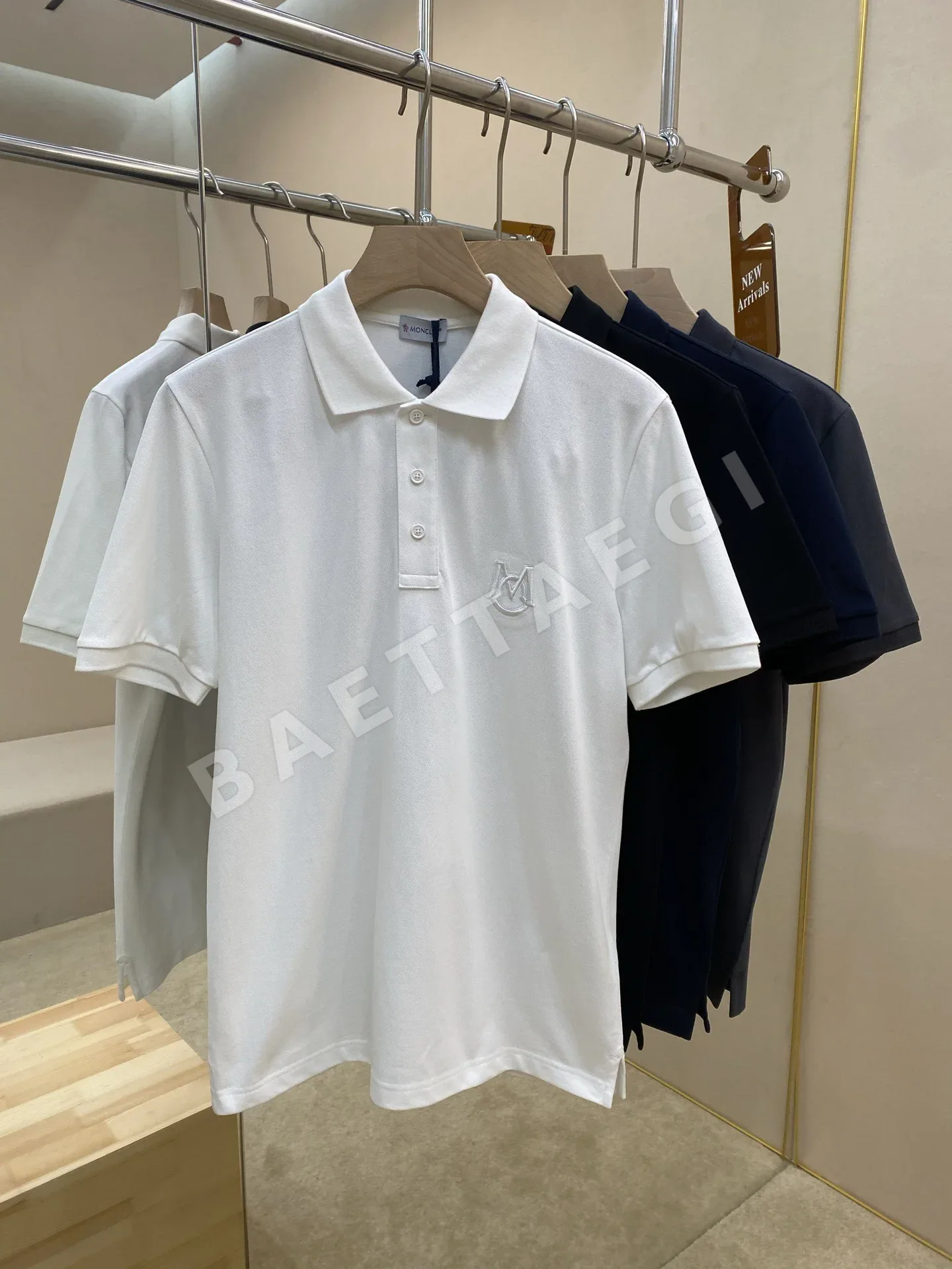 몽클레르 로고 자수 코튼 반팔 폴로셔츠 23504