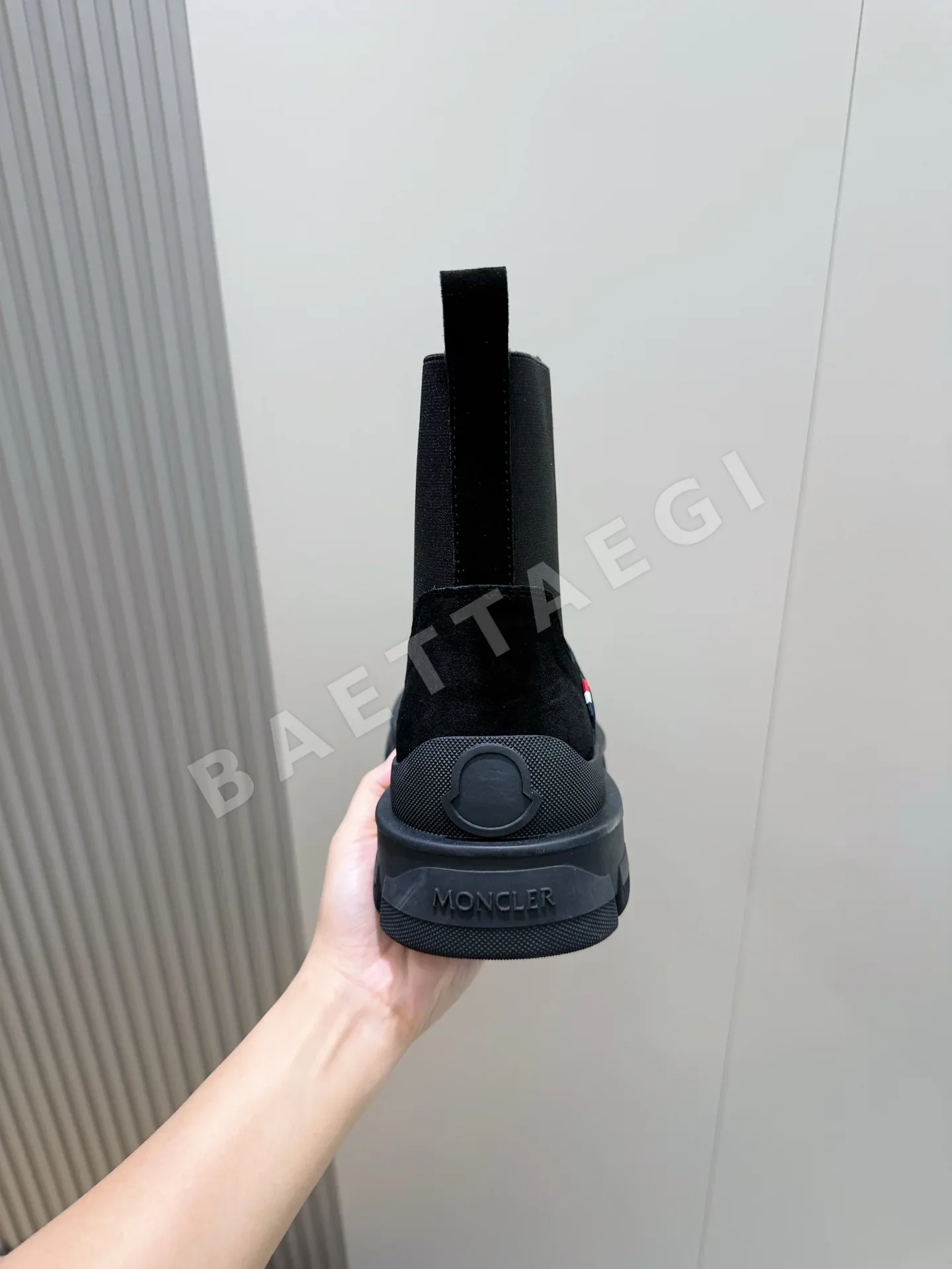 몽클레르 부츠 남성 소가죽 하이컷 상세 이미지 6