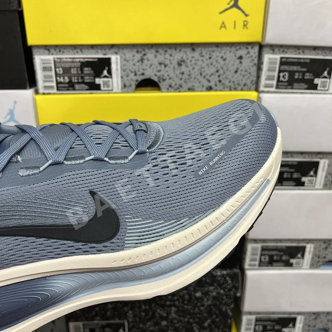 나이키 줌 보메로 18 HM6803-402 201109 Nike Zoom Vomero 18 상세 이미지 7