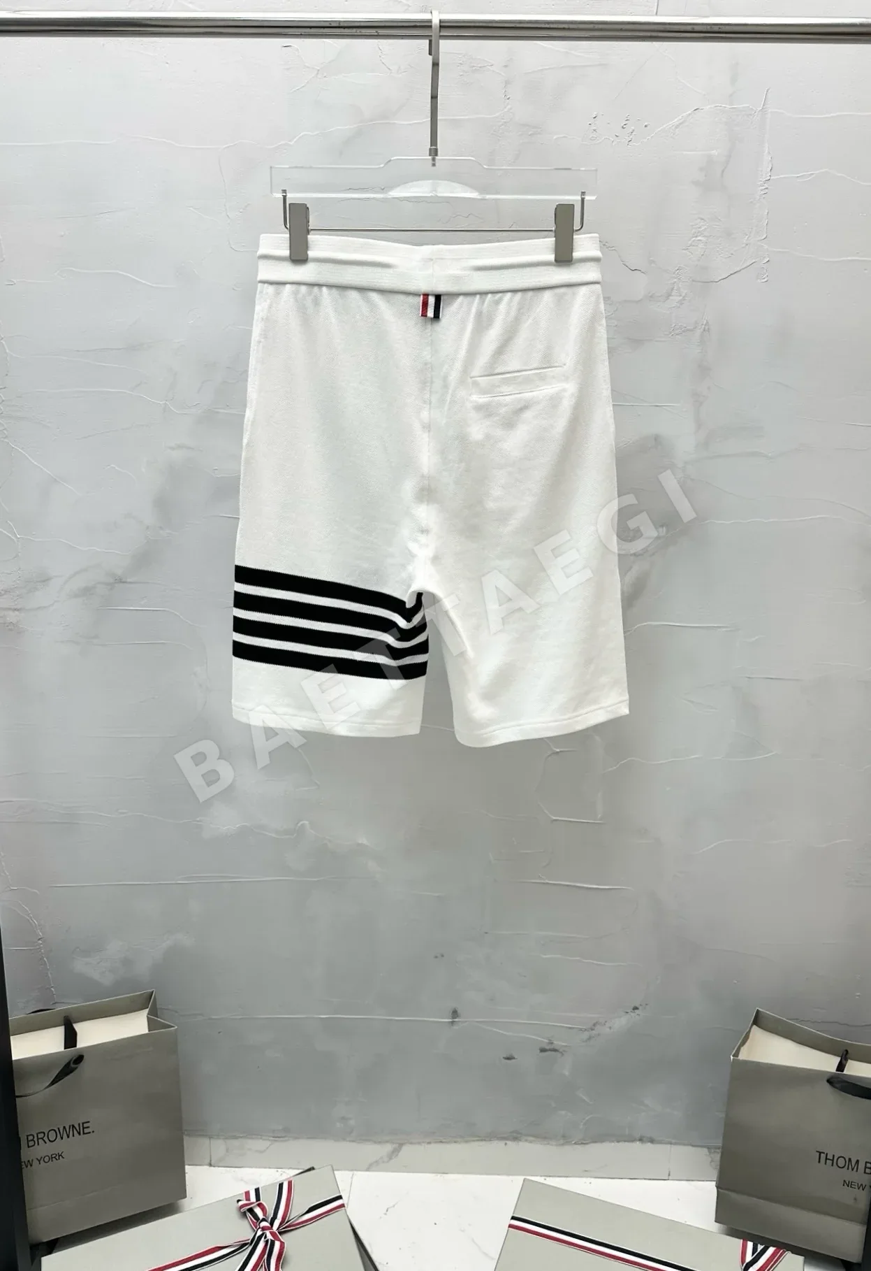 톰브라운 피케 스트라이프 면 반바지 상세 이미지 9