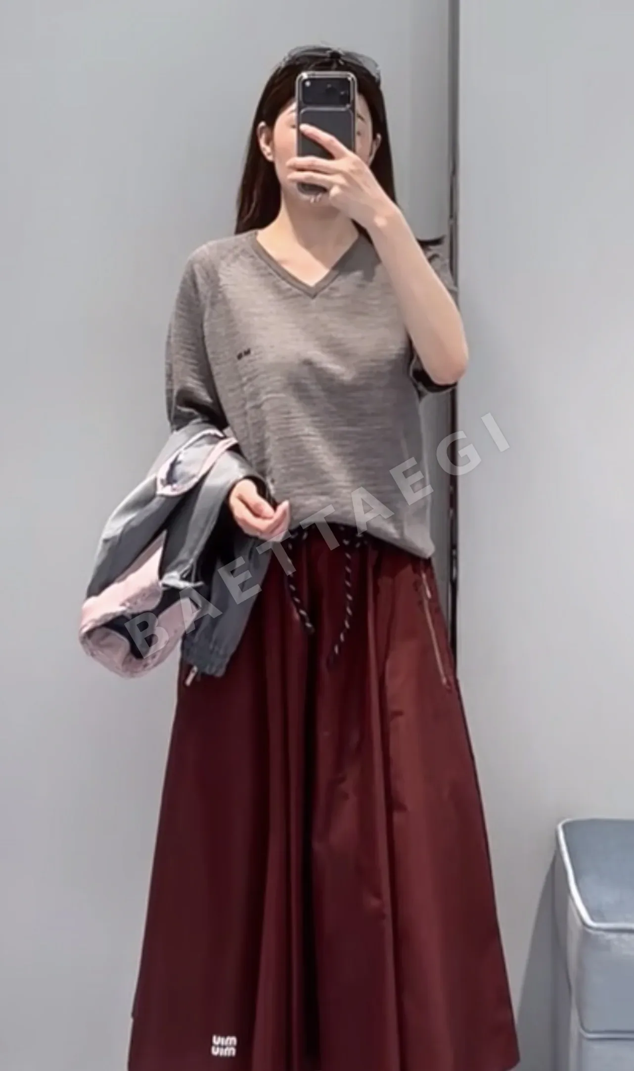 미우미우 V넥 울 스웨터 긴팔 상세 이미지 9