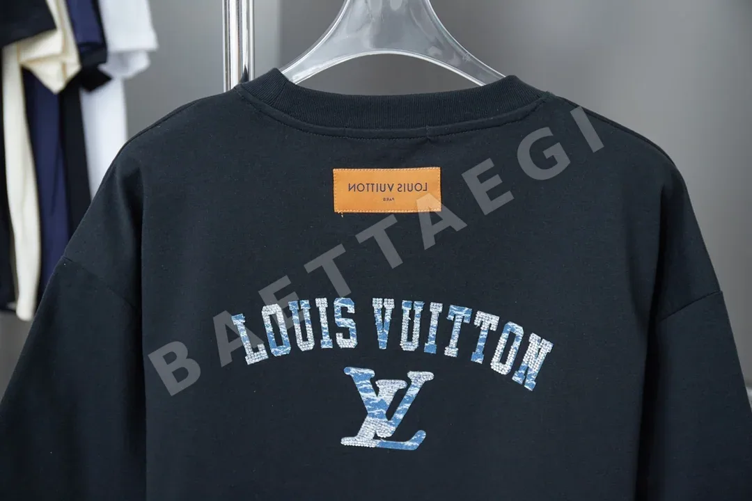 루이비통 데님 아플리케 LV 레터 라인스톤 반팔 티셔츠 상세 이미지 6