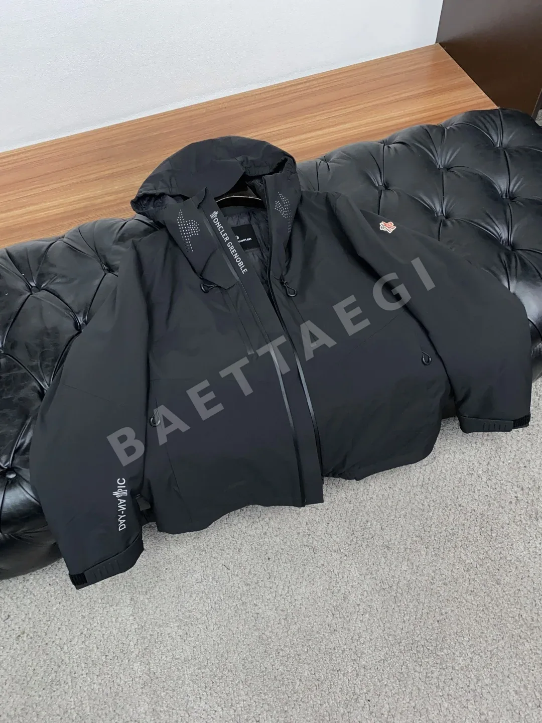 몽클레르 컬러 블록 남성 다운 자켓 상세 이미지 6