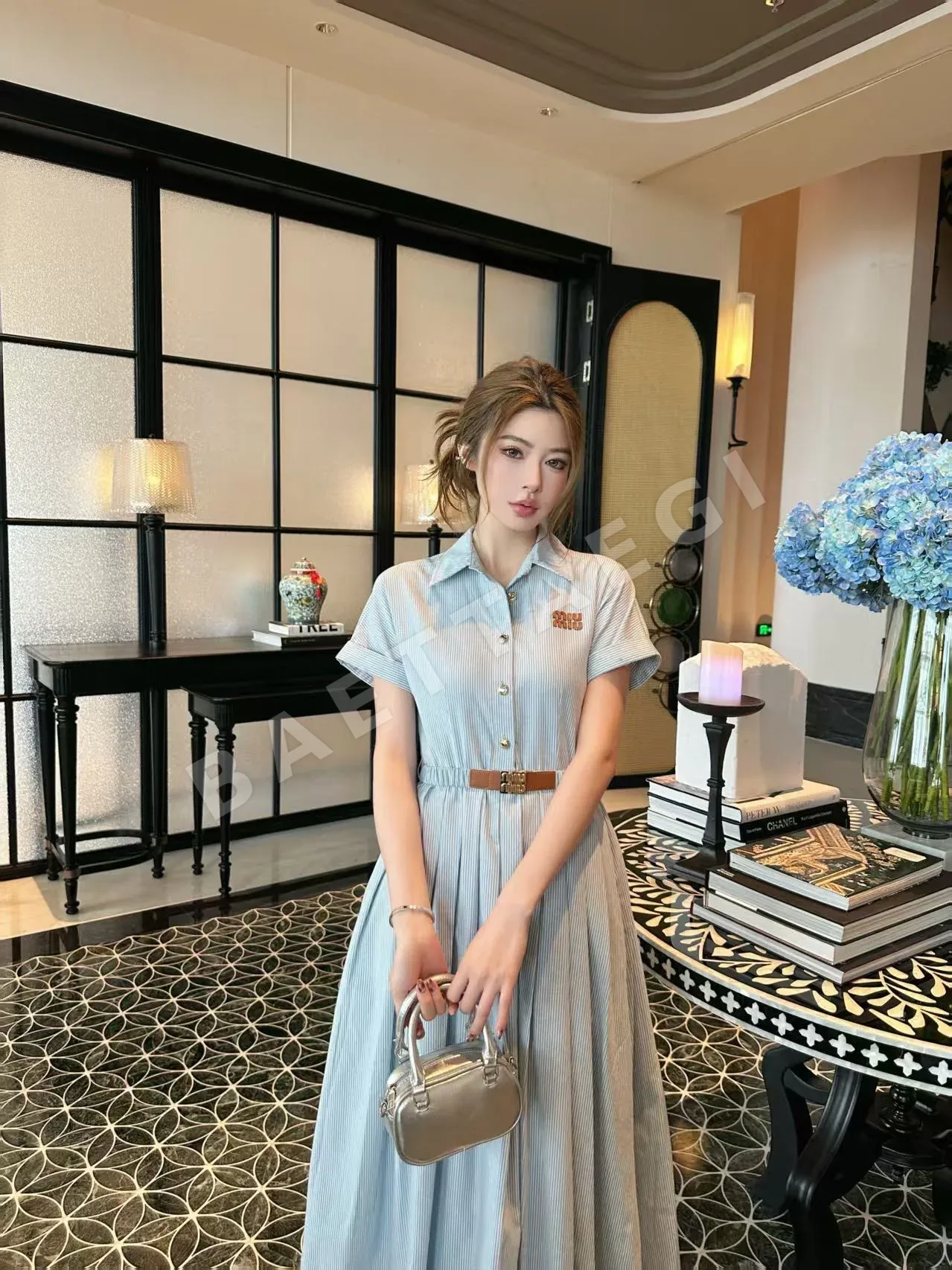 미우미우 스트라이프 반소매 플리츠 원피스 상세 이미지 8