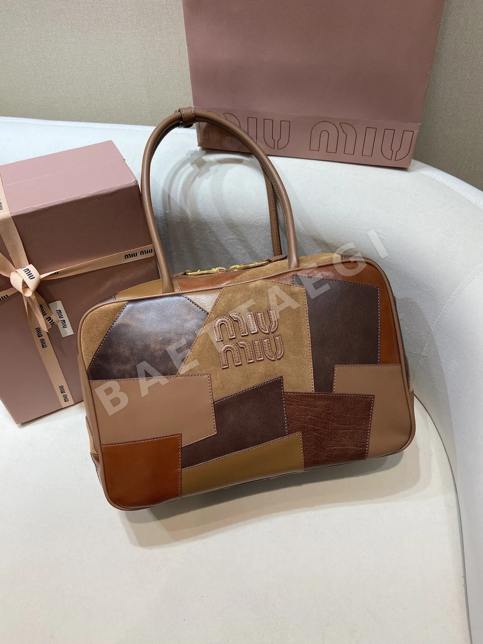 미우미우 빈티지 패치워크 라지 핸드백 5BB117