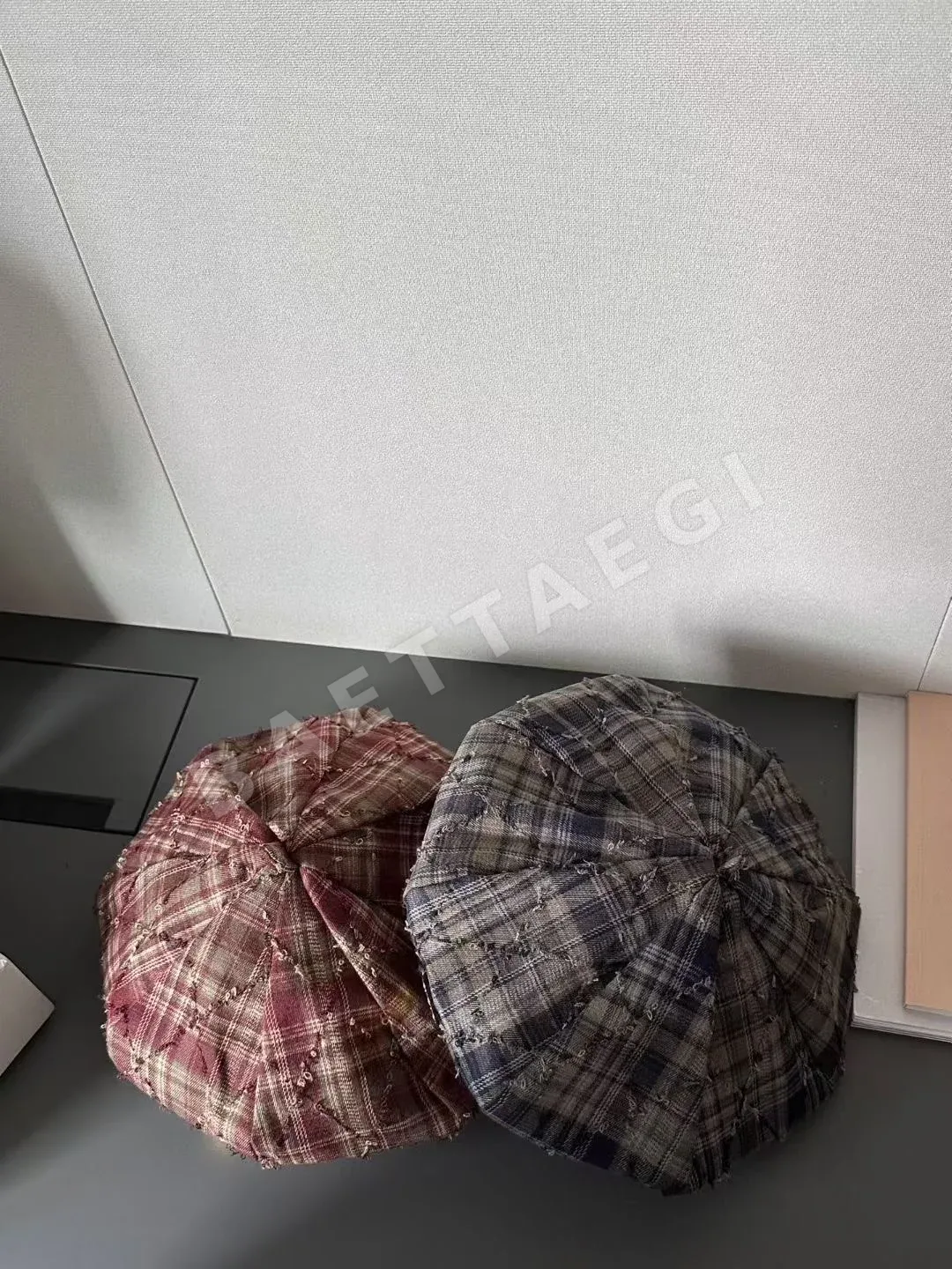 셀린느 체크 패턴 베레모 상세 이미지 6