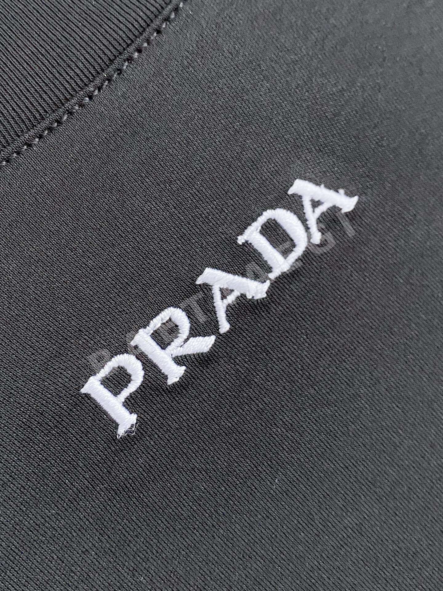 프라다 크루넥 남성 반팔 티셔츠 상세 이미지 4
