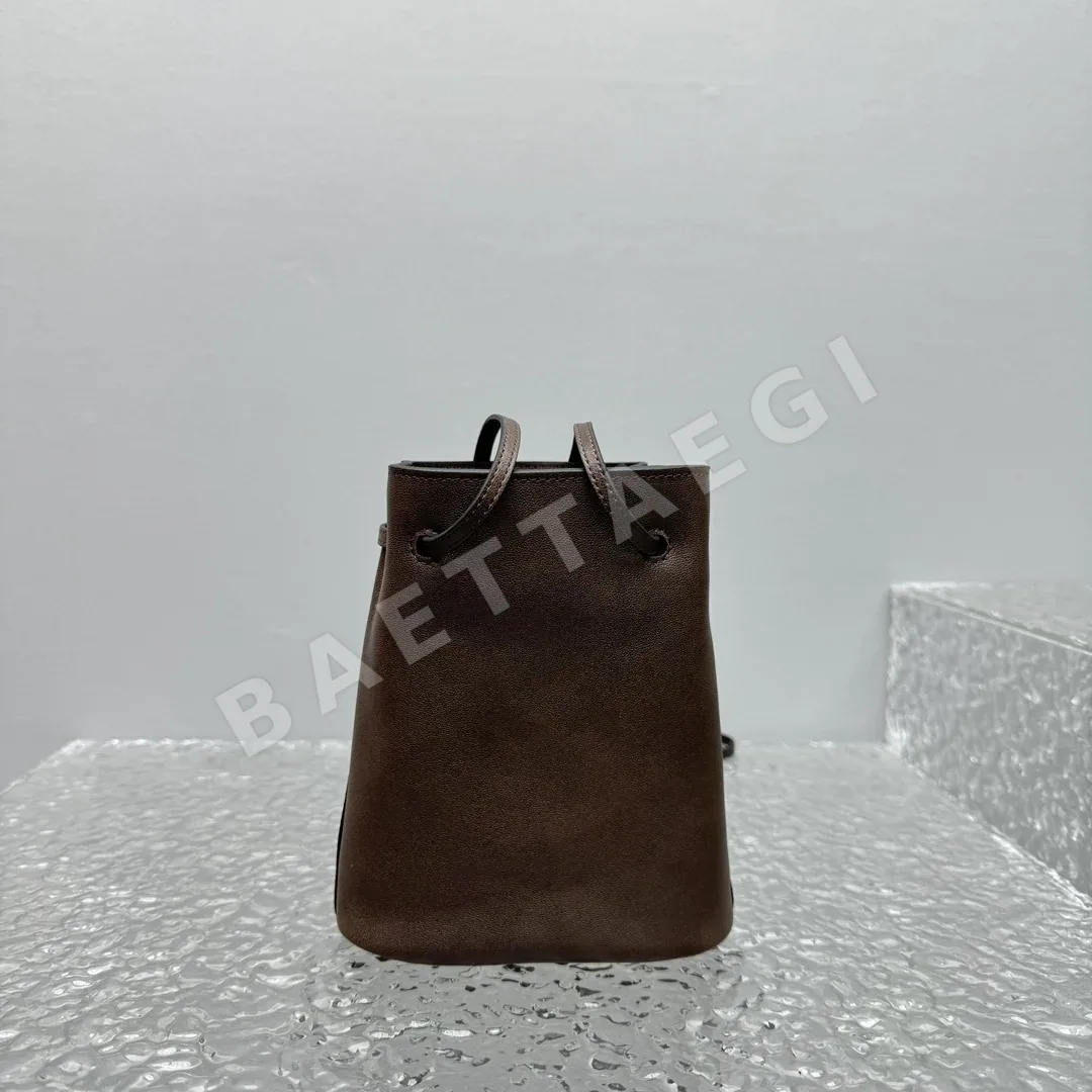 미우미우 램스킨 버킷백 상세 이미지 4
