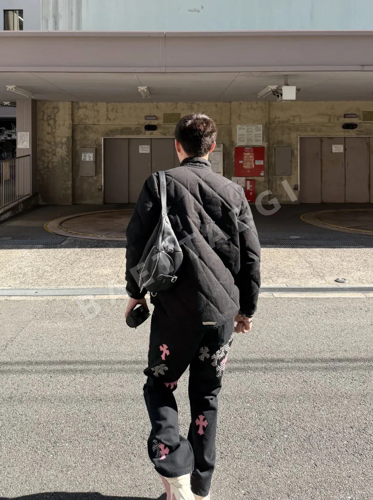 크롬하츠 올블랙 가죽 미디엄 웨이스트백 겸 크로스바디백 상세 이미지 7