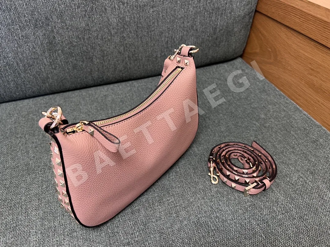 발렌티노 그레인 카프스킨 미니 호보 가방 상세 이미지 6