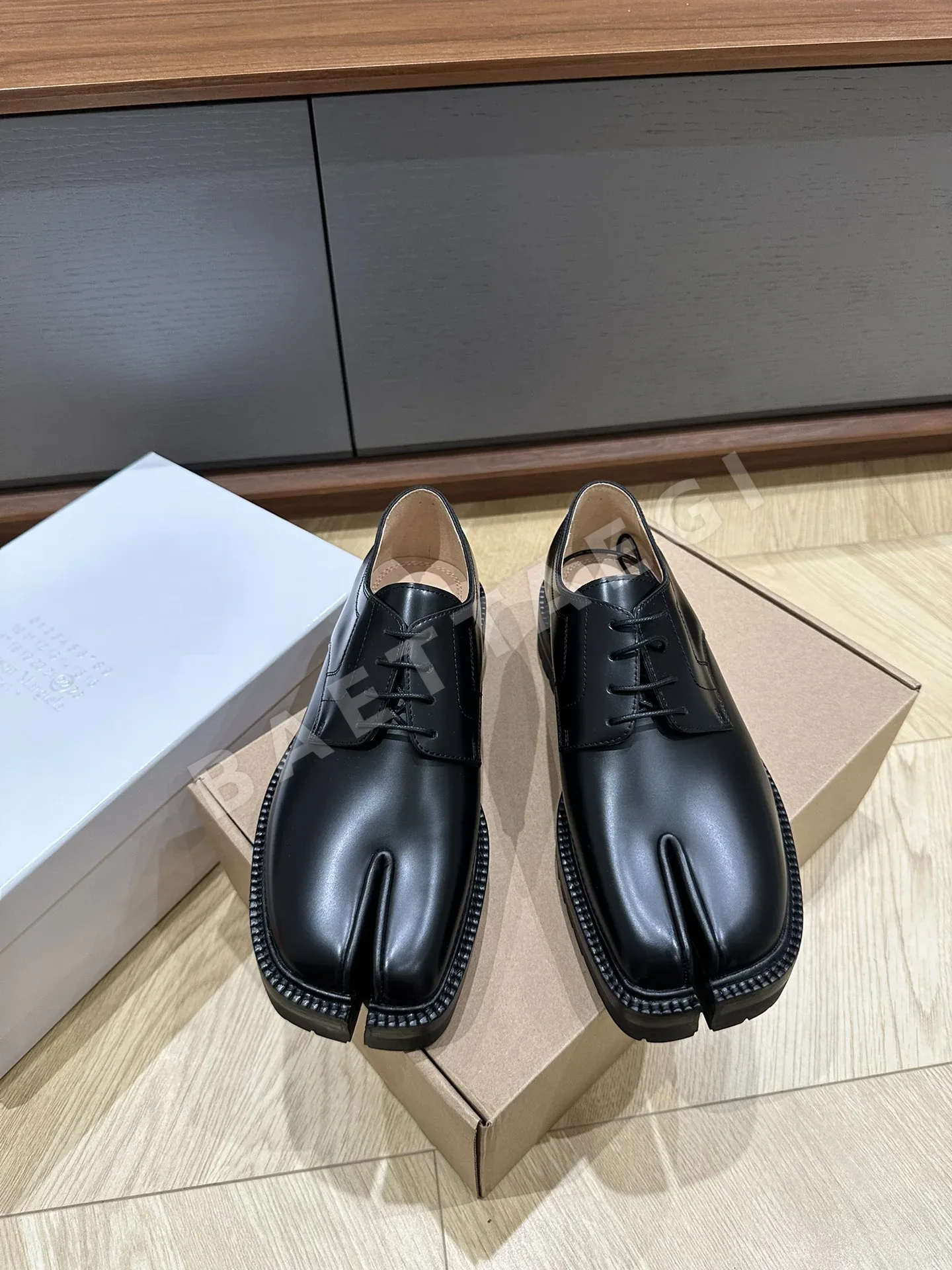 마르지엘라 MM6 플랫폼 스플릿 토 로퍼 9061 상세 이미지 2