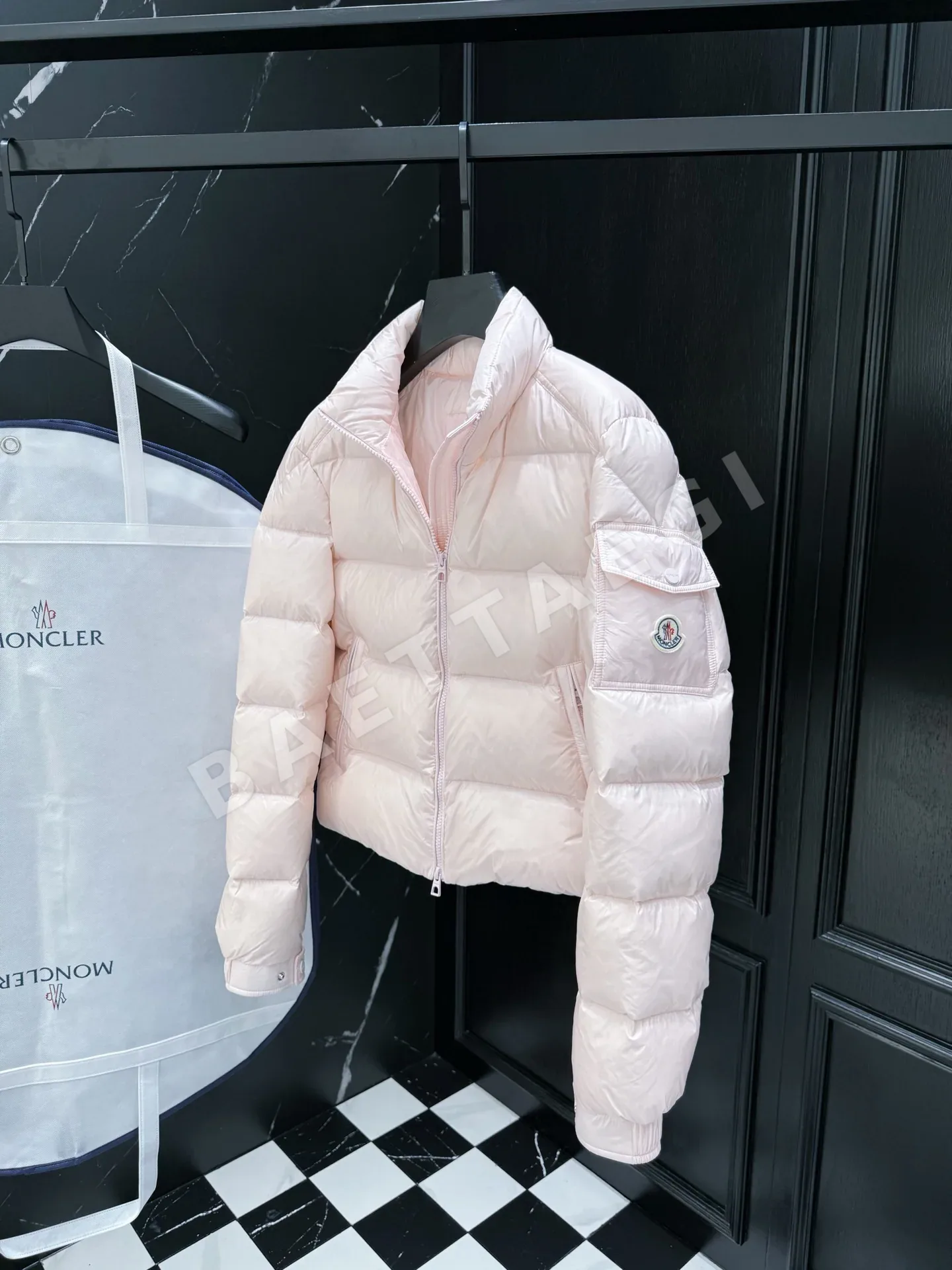 몽클레르 여성 덕다운 패딩 상세 이미지 7