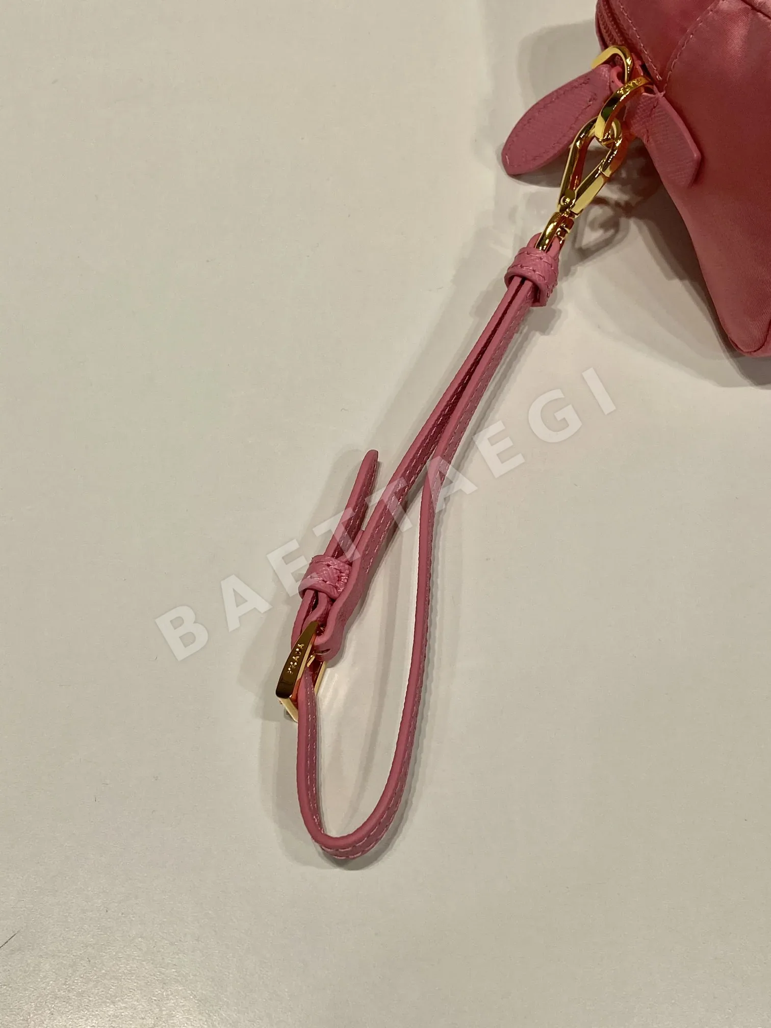 프라다 나일론 삼각 로고 핸드백 1NS693 상세 이미지 7