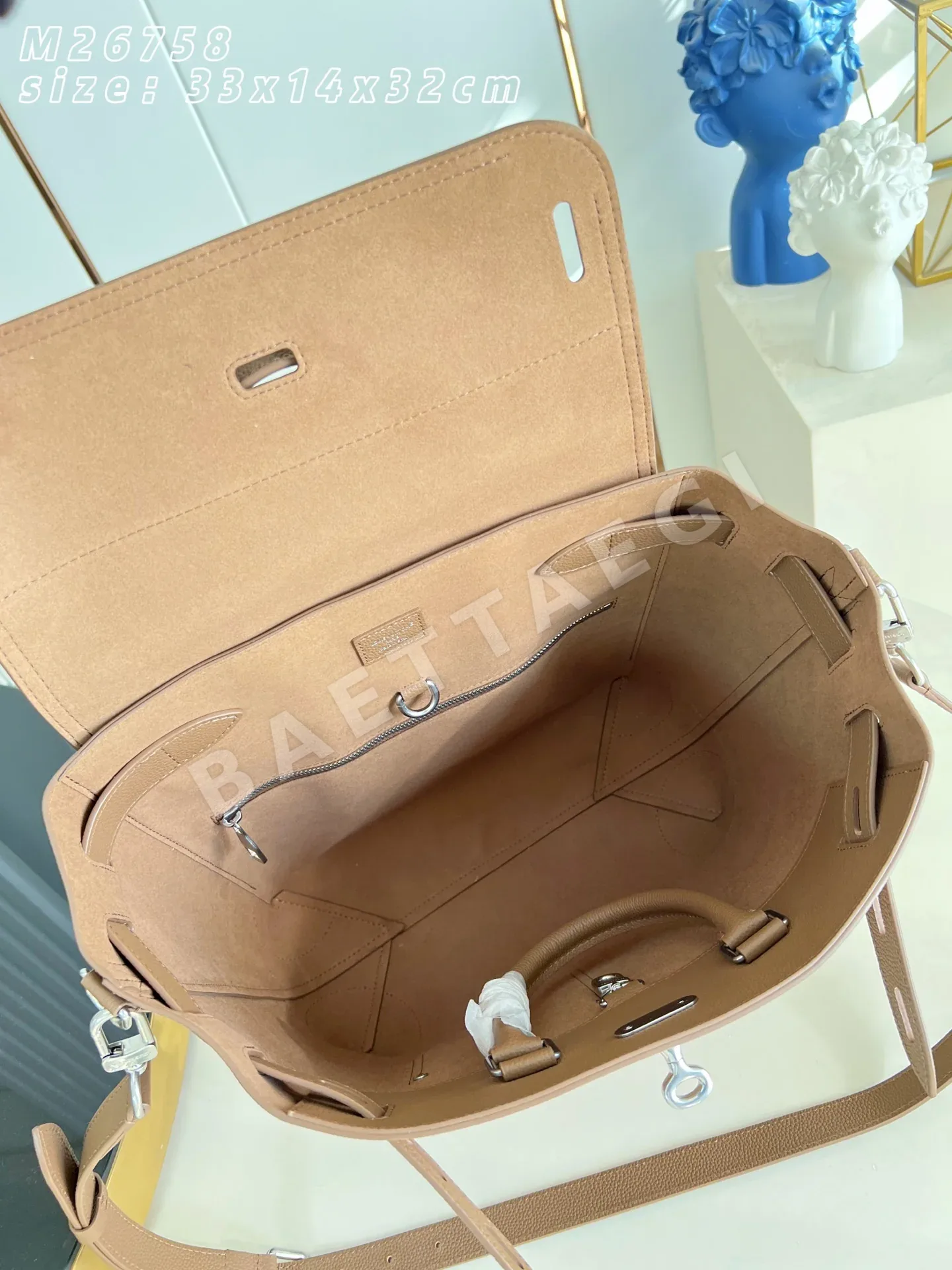 루이비통 M26758 브라운 핸드백 상세 이미지 14