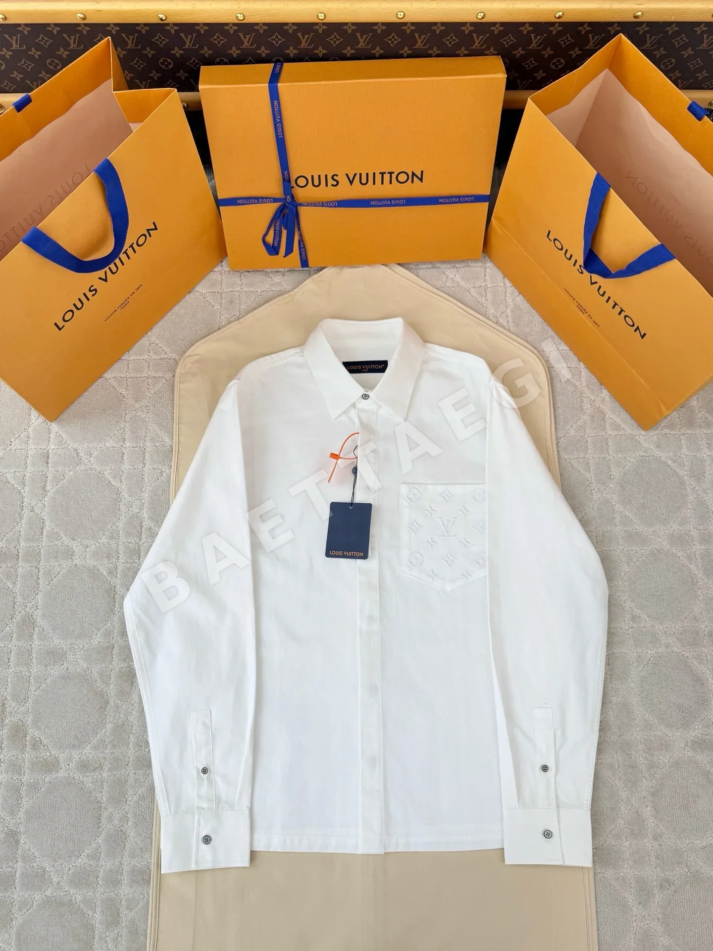 루이비통 LV 포켓 엠보싱 긴팔 셔츠 177994