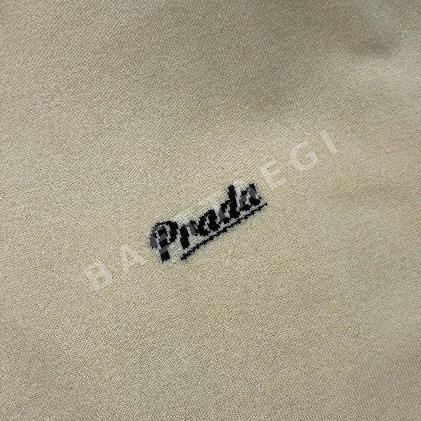 프라다 로고 자카드 반팔 스웨터 상세 이미지 8