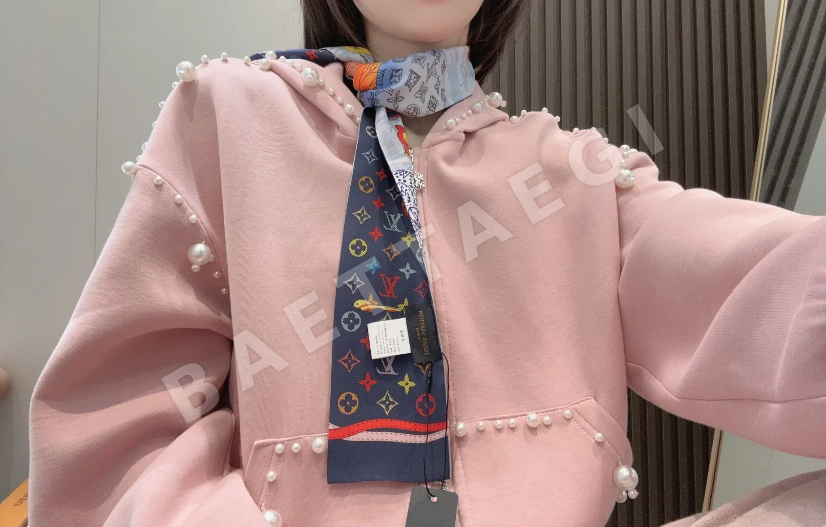 루이비통 업 앤드 어웨이 실크 스카프 상세 이미지 2