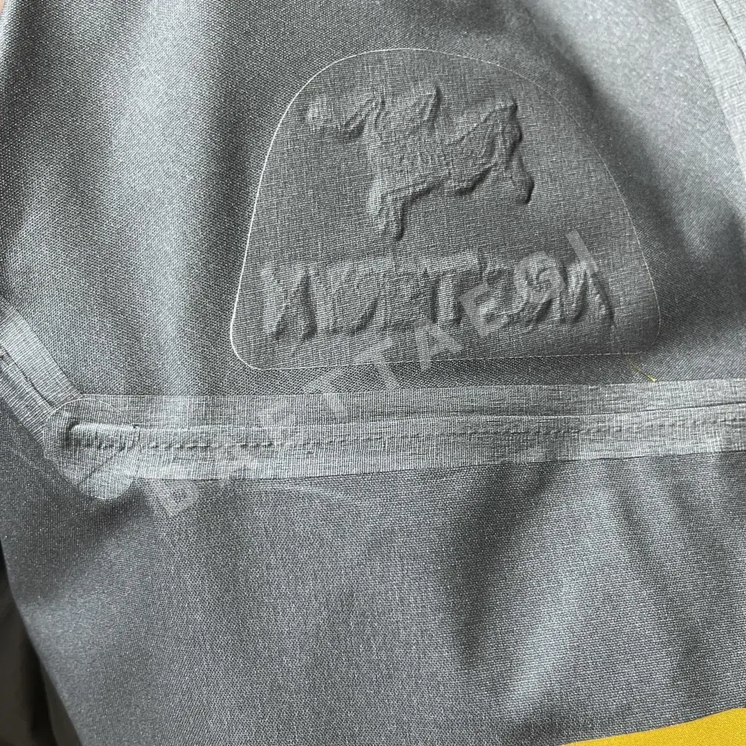 아크테릭스 [TZ] 알파 SV 자켓 6세대 블랙 골드 200130 Arc'teryx Alpha SV Jacket 6 24K Black 상세 이미지 9