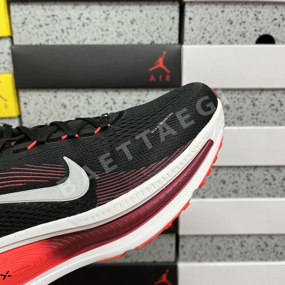 나이키 줌 보메로 18 HM6803-008 201111 Nike Zoom Vomero 18 상세 이미지 6