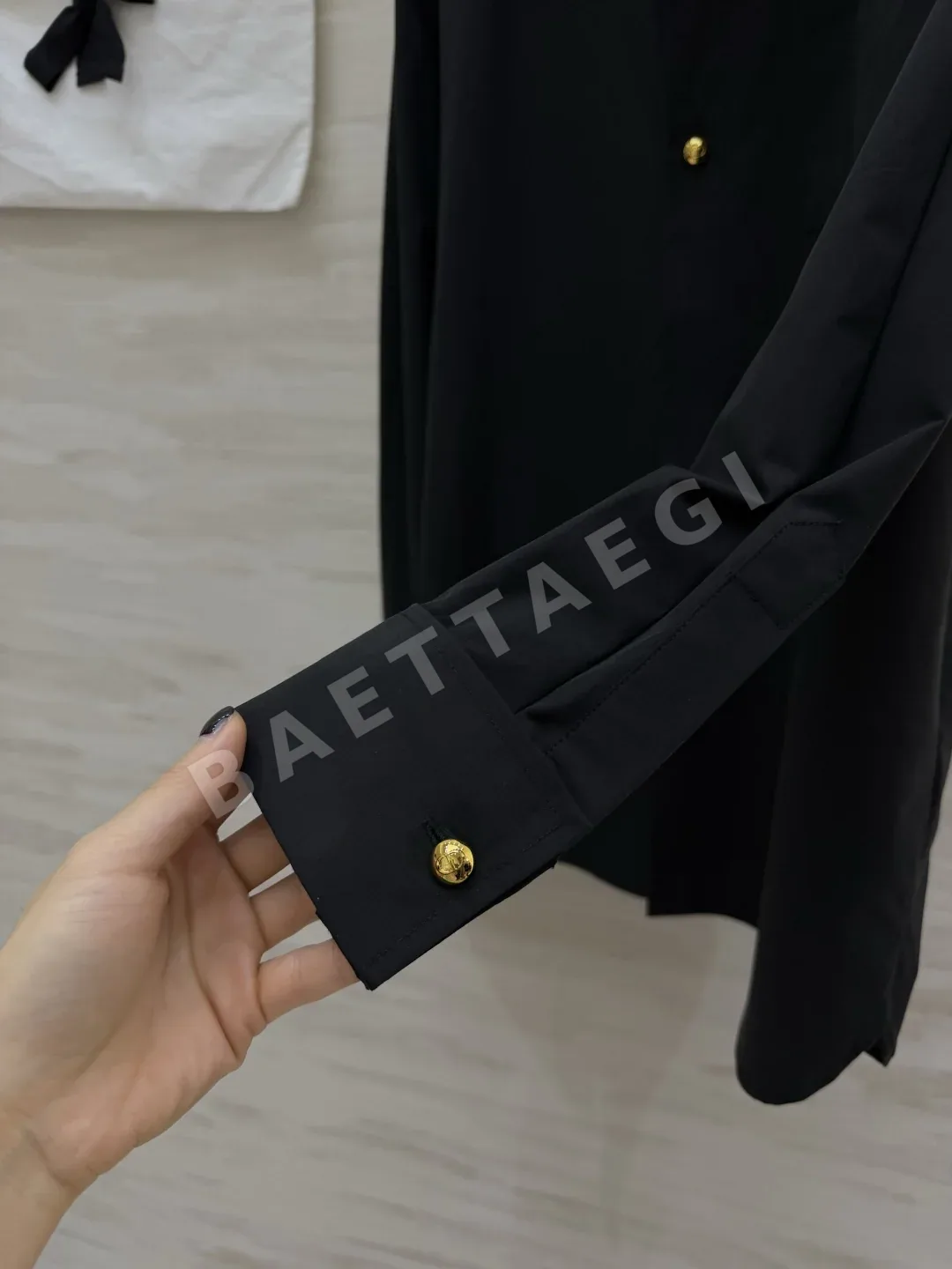 디올 자수 로고 골드 버튼 오버사이즈 셔츠 상세 이미지 2