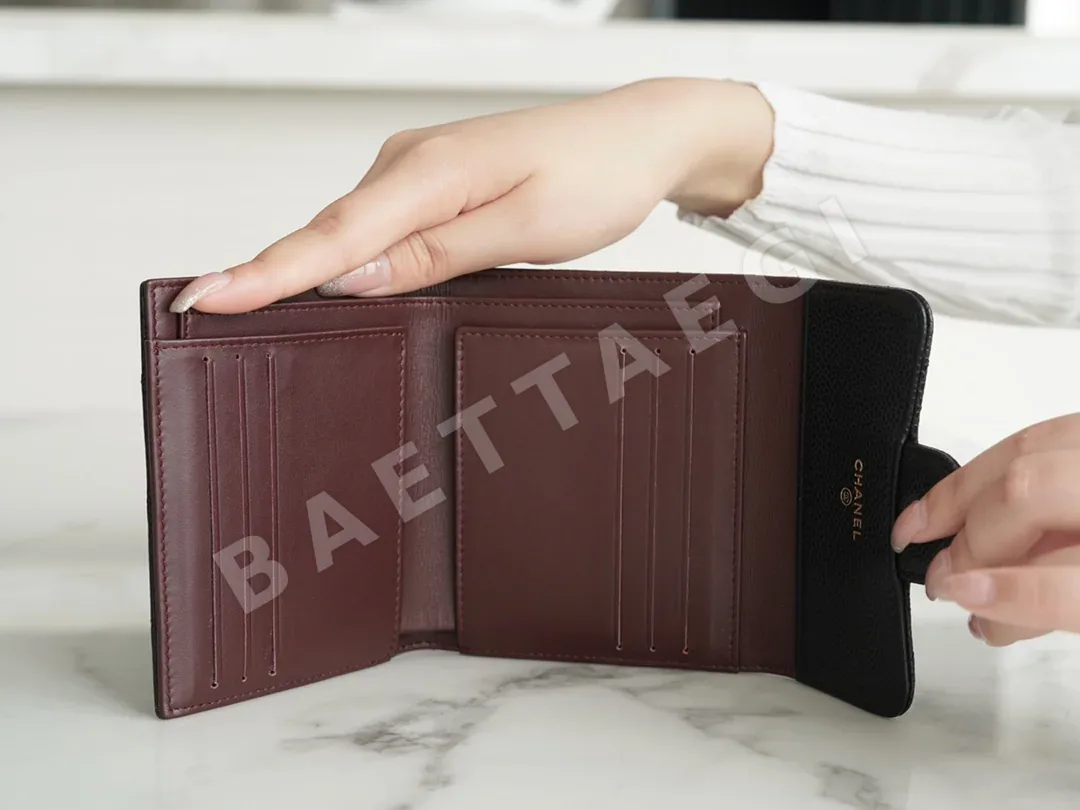 샤넬 비욘드 클래식 삼단 지갑 상세 이미지 7