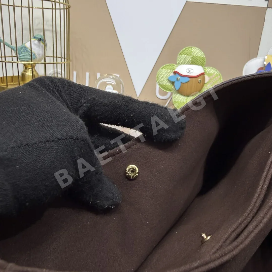 루이비통 M2A185 스웨이드 포슐다 메티스 MM 핸드백 상세 이미지 7