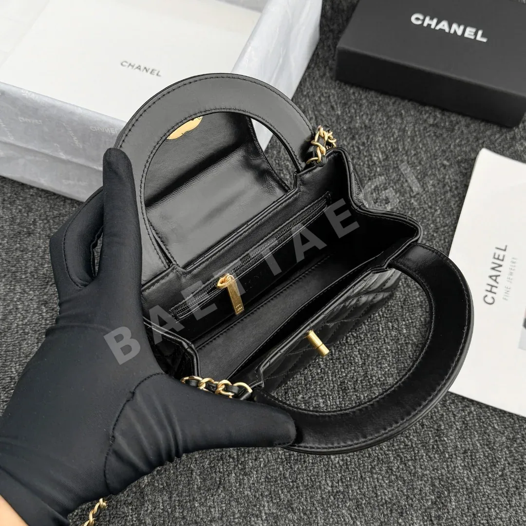 샤넬 켈리백 라지 블랙 금장 퀼팅 가방 23 K 상세 이미지 9