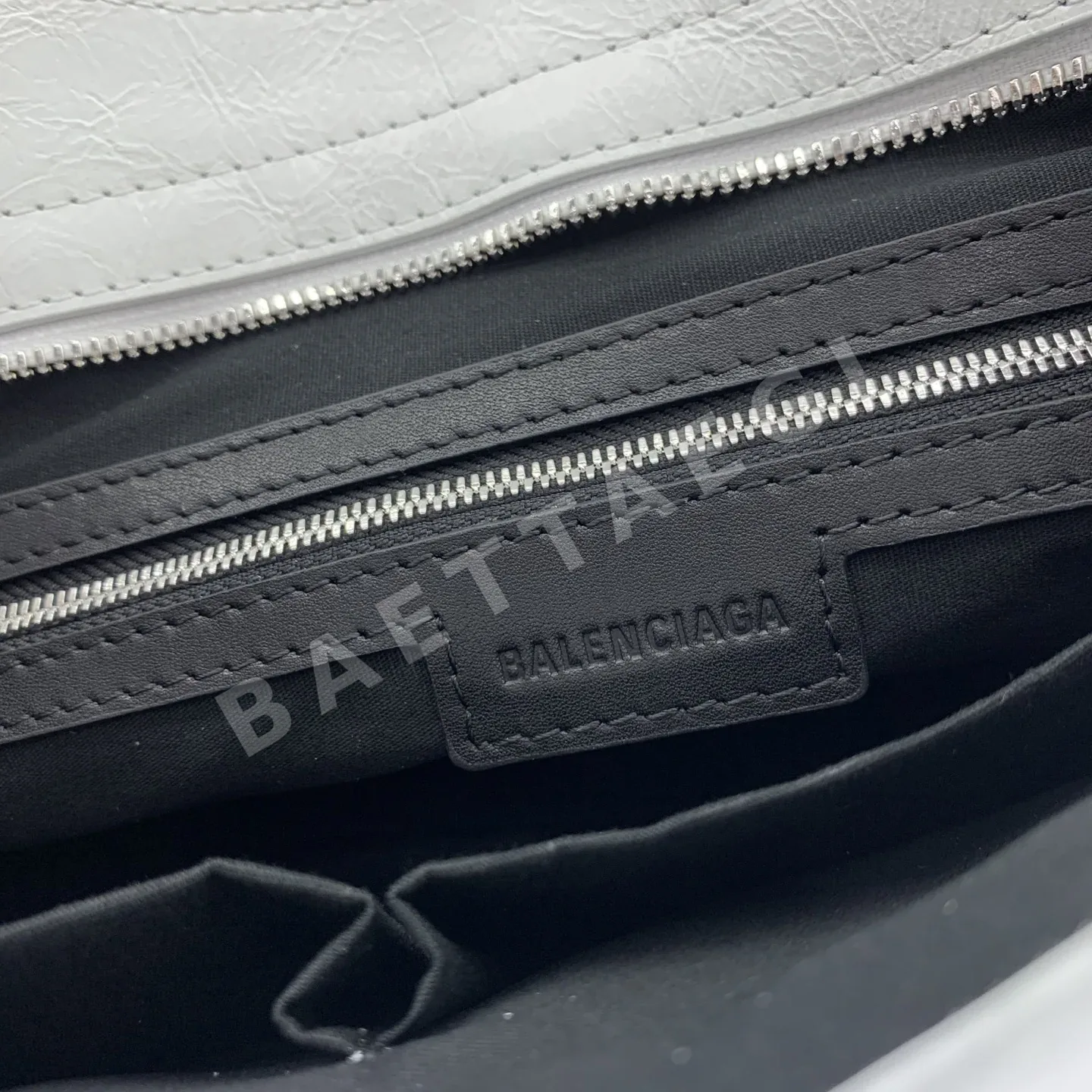 발렌시아가 르 시티 대형 핸드백 1157481180 상세 이미지 8