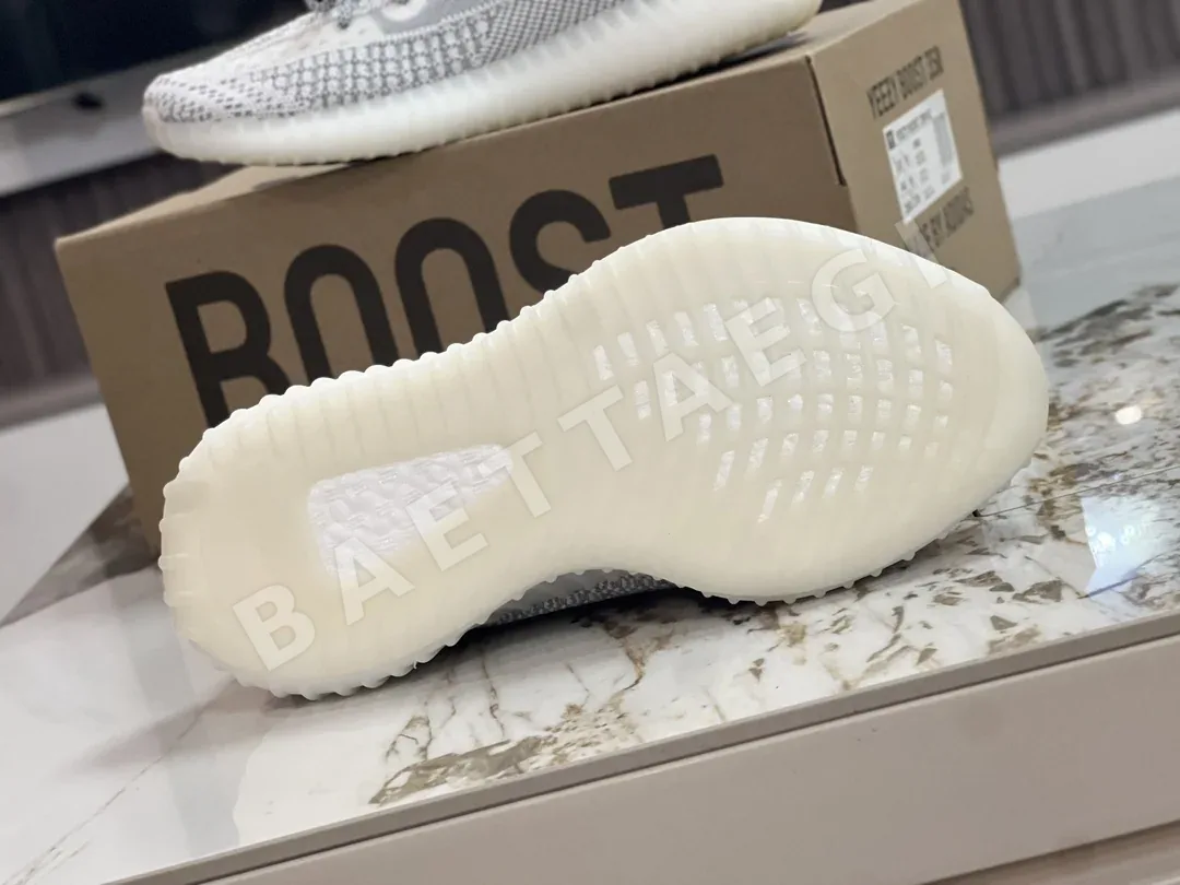 아디다스 YEEZY350 스니커즈 상세 이미지 9