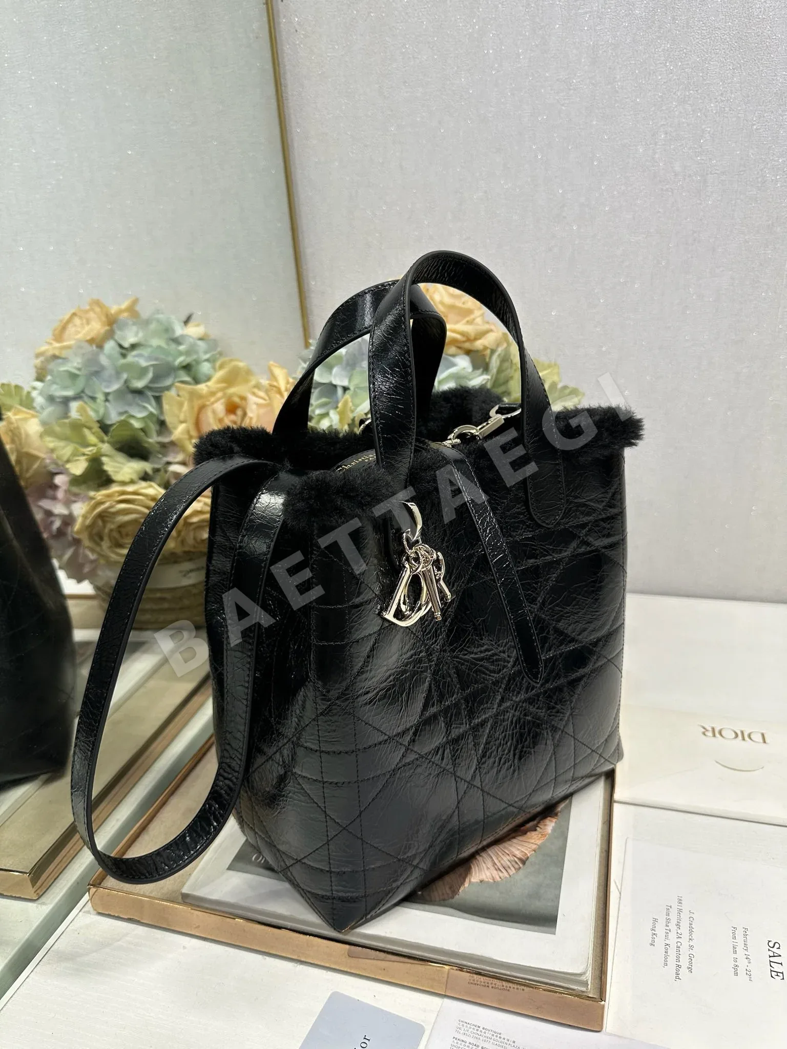 디올 뚜주흐 세로형 토트백 상세 이미지 2